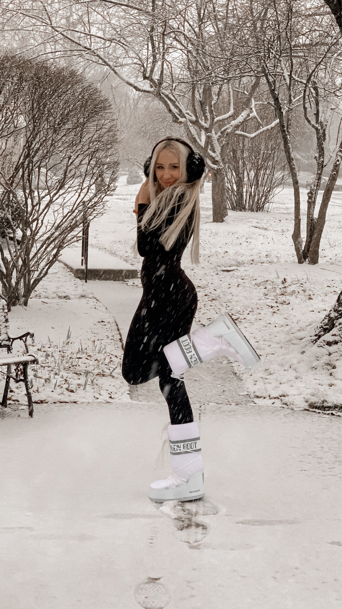 Cute winter outfit! Snow bunny aesthetic, apres ski outfit idea, winter wonderland outfit  

#LTKSeasonal #LTKshoecrush
