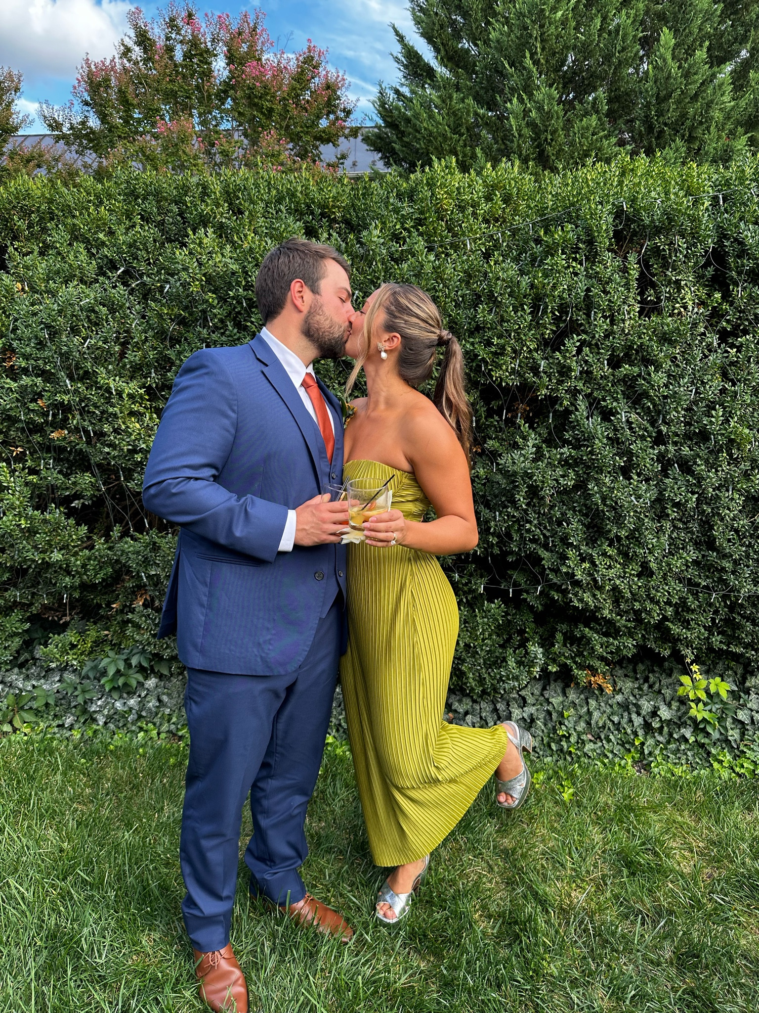 my favorite wedding guest fit! Exact heels are sold out but linked similar 

#LTKstyletip