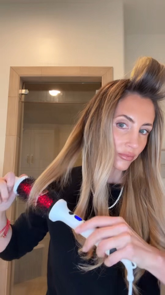 My favorite way to do my hair. Gives you the perfect 90s blowout every time!! 

thermal brush, hair tools, bondi boost, 90’s blowout, hair care



#LTKBeauty