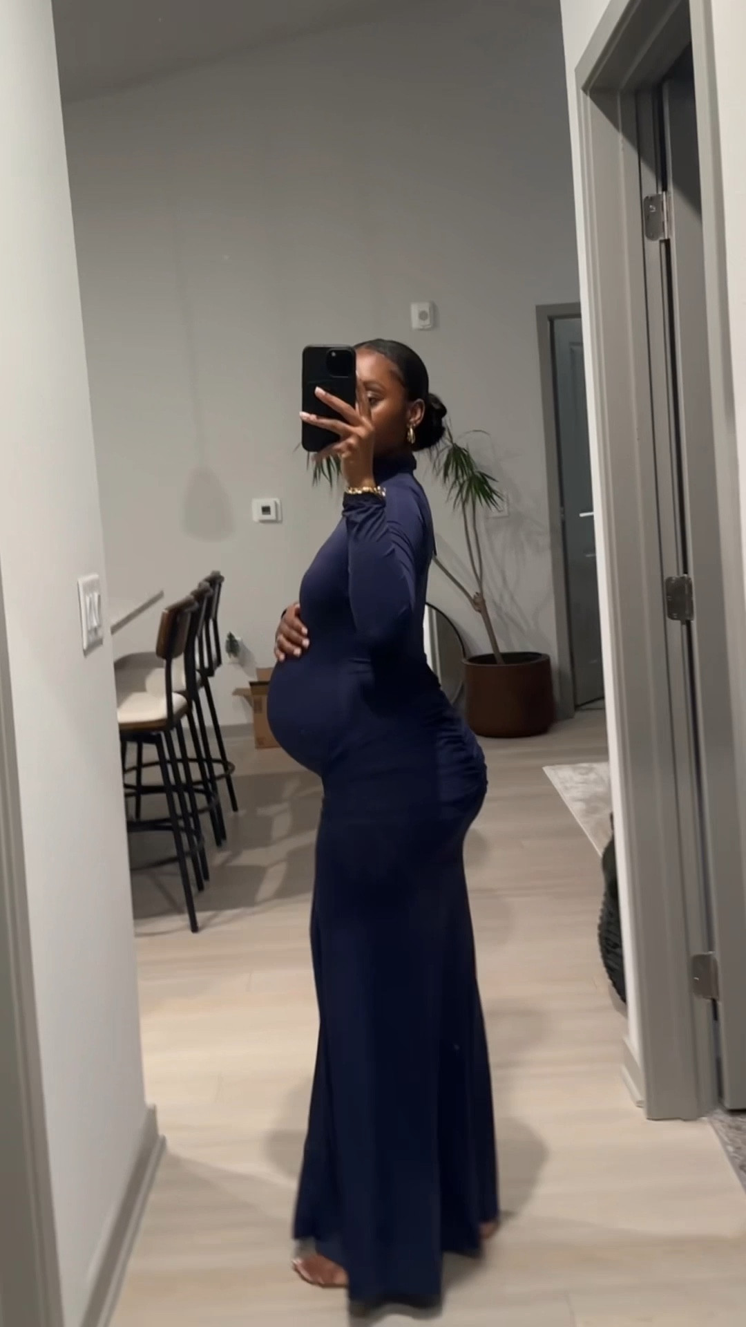 Bump Friendly Dress 🤰🏽 Perfect for an expecting boy mom 🍼🐎 #bumpfriendly #maternity 