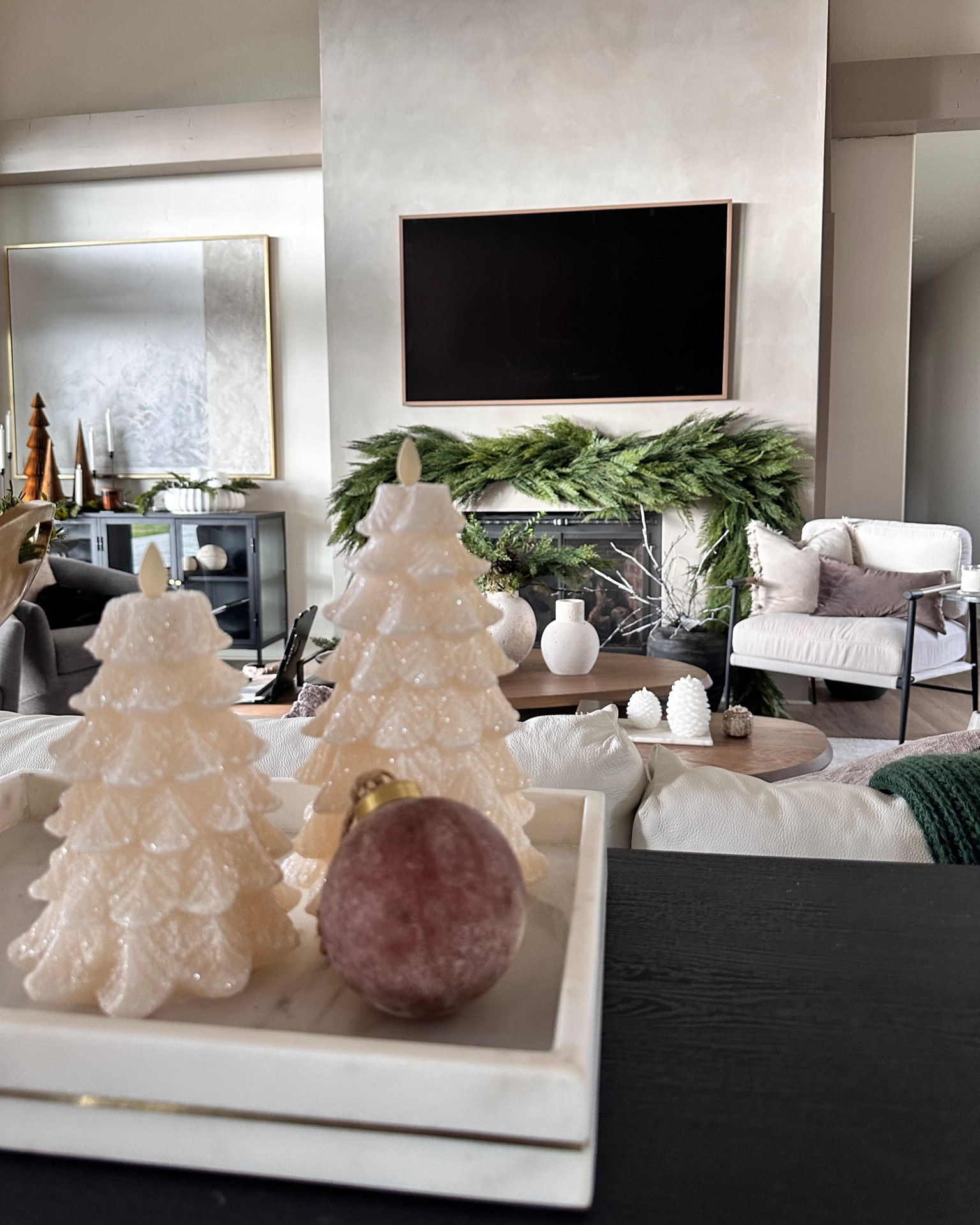 Modern Holiday Decor

#LTKHoliday #LTKSeasonal #LTKHome