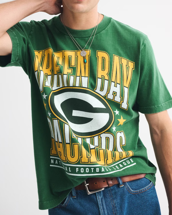 Men's Green Bay Packers Vintage-Inspired Graphic Tee | Men's Tops | Abercrombie.com | Abercrombie & Fitch (US)