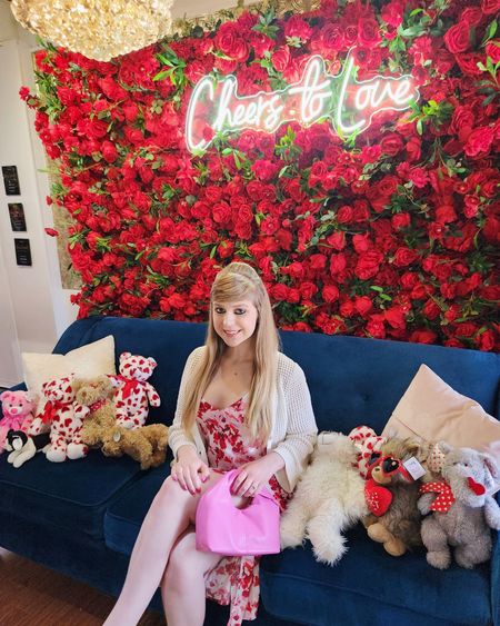 ♥️True Love Is Like Little Roses, Sweet, Fragrant & In Small Doses🌹Happy Valentine's Day‼️#HappyValentinesDay #DayOfLove #ValentinesDay #ValentinesDay2024 #ValentinesDayOutfit #OOTD #CheyMuter #Blogger


