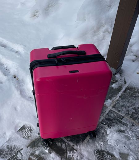 calpak medium luggage - code viv10 

#LTKtravel