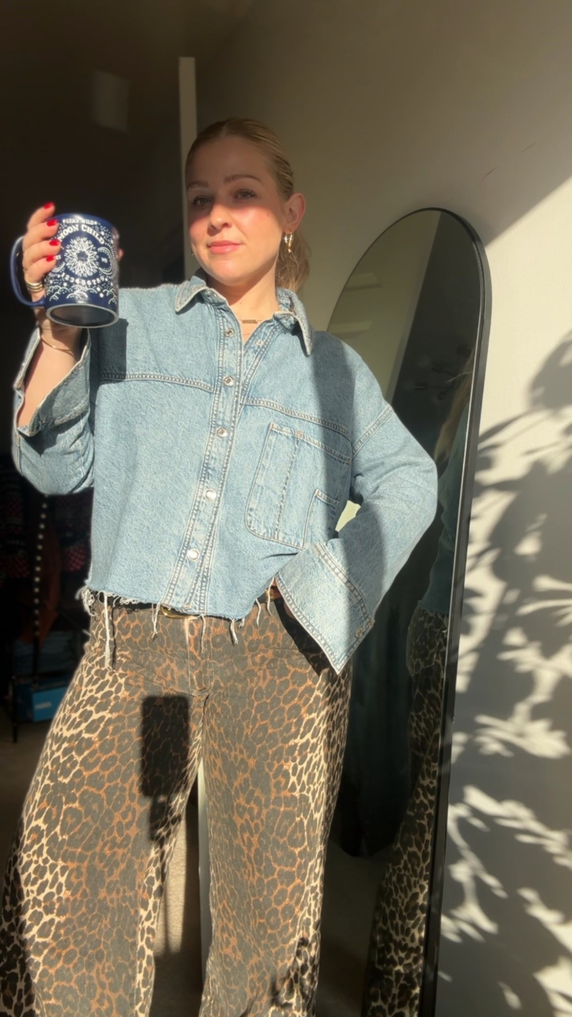 Working from home but still want to feel pulled together & on trend? 

Opt for a comfortable pair of baggy leopard denim & an effortless top, like this denim one. 

Denim Shirt: Mango
Leopard Pants: Edikted
Coffee Mug: TJ Maxx 

#mango #edikted #tjmaxx #toddlermom #workfromhome #easyoutfits #trendycasual 

#LTKStyleTip #LTKFindsUnder50 #LTKMidsize
