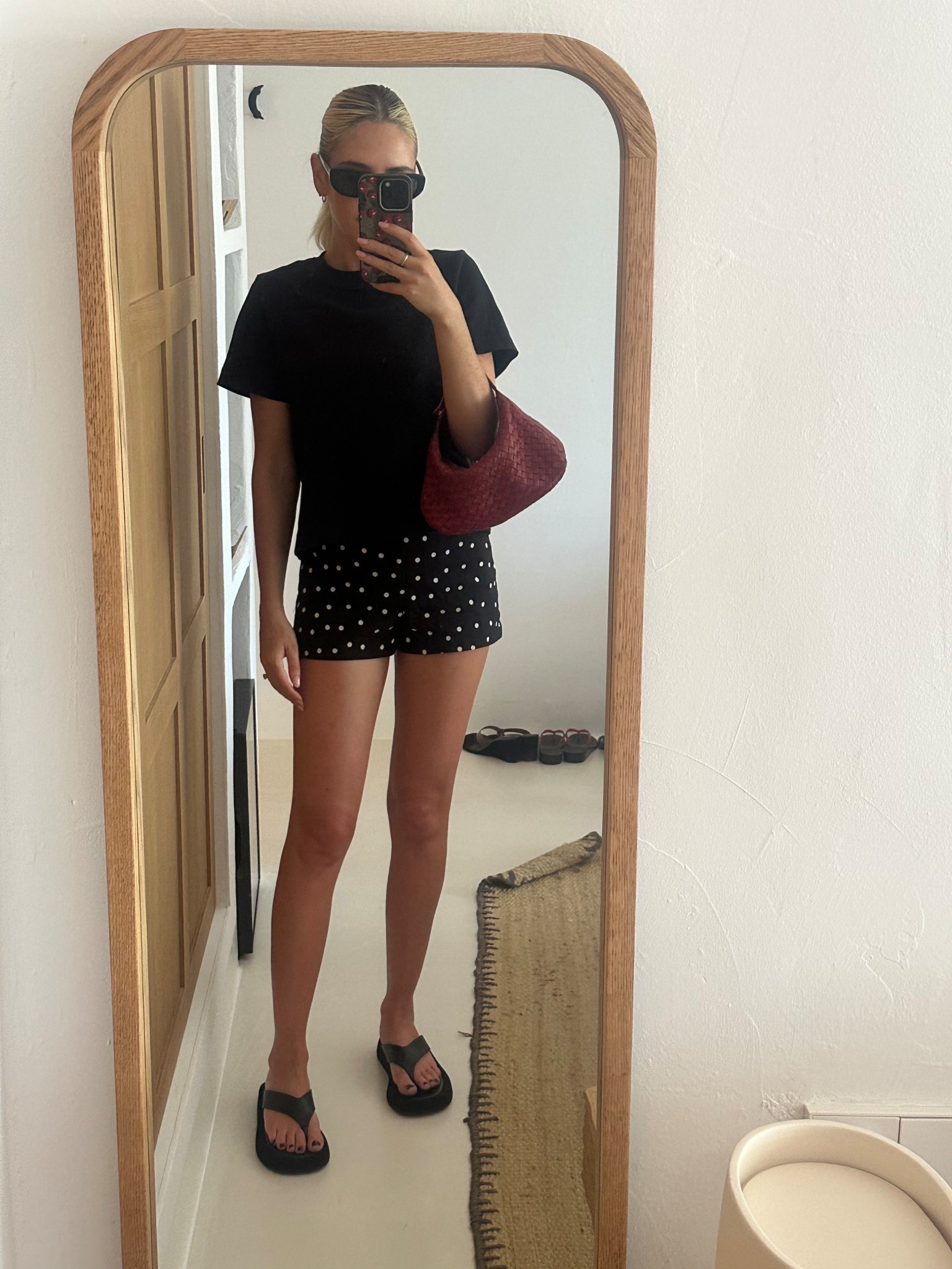 Sized up in the shorts 

Polka dot shorts, polka dot, summer outfits 