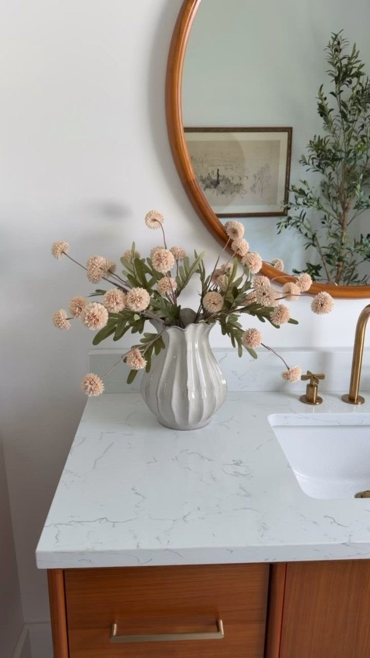 My favorite faux silk artificial flower decor — I have these in light & dark colors for all year round styling! I use light for spring/summer & dark for fall/winter — Amazon for the best price! 

#Amazonhome