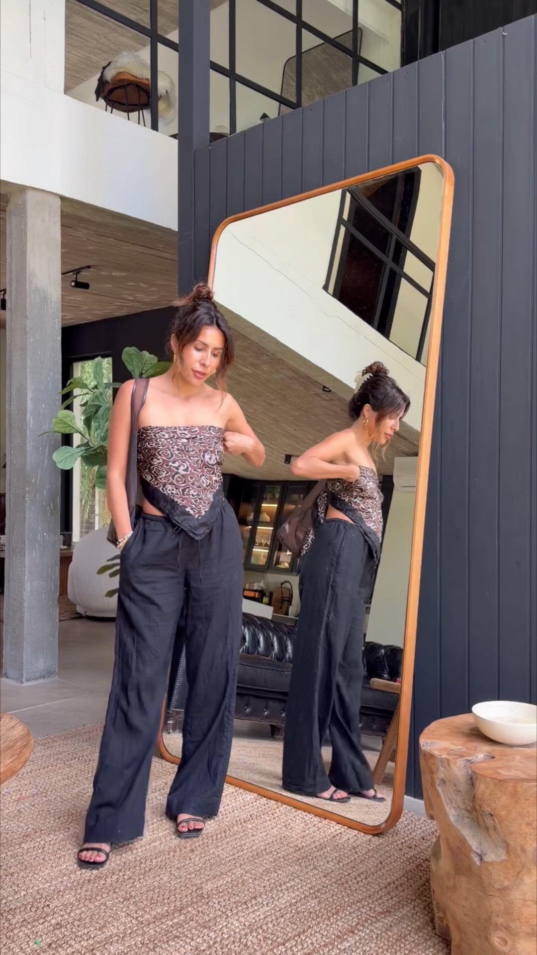 this scarf is an oldie but goodie! if you’re in the market look for a scarf that’s 40x40 minimum! linking similar items and this exact bag that I’ve been using every day 

#LTKgrwm #LTKPetite #LTKootd