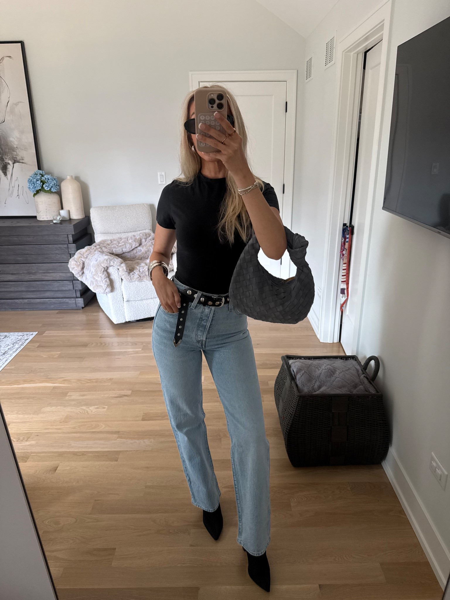 Me trying to convince you to buy these Levi jeans again! They’re perfect! 

#LTKFindsUnder100 #LTKNYFW #LTKStyleTip
