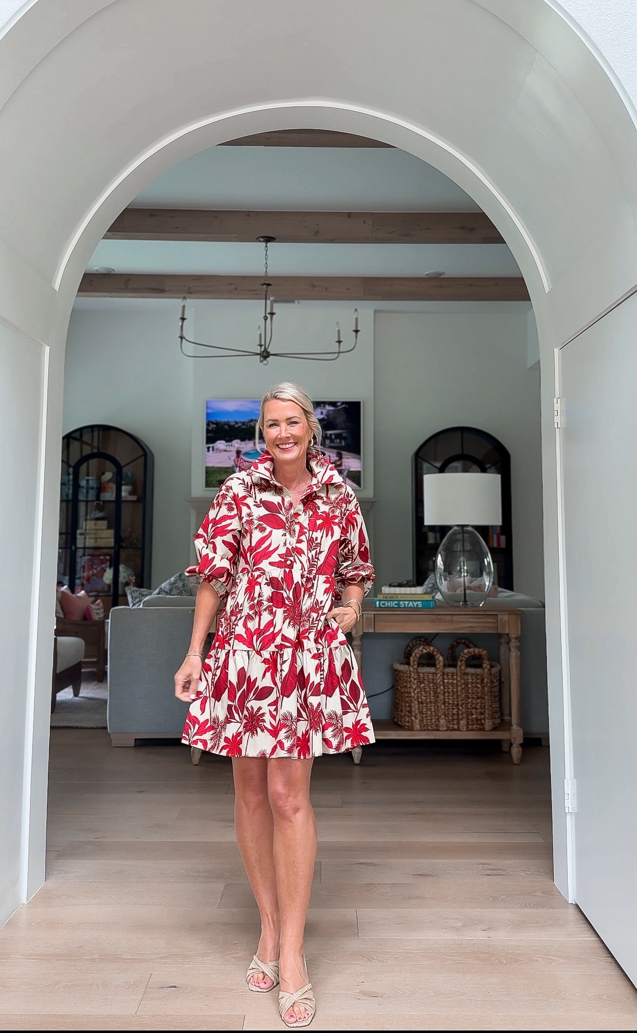 A fun, lightweight transitional dress. Perfect as we go from summer to fall. Size: XS