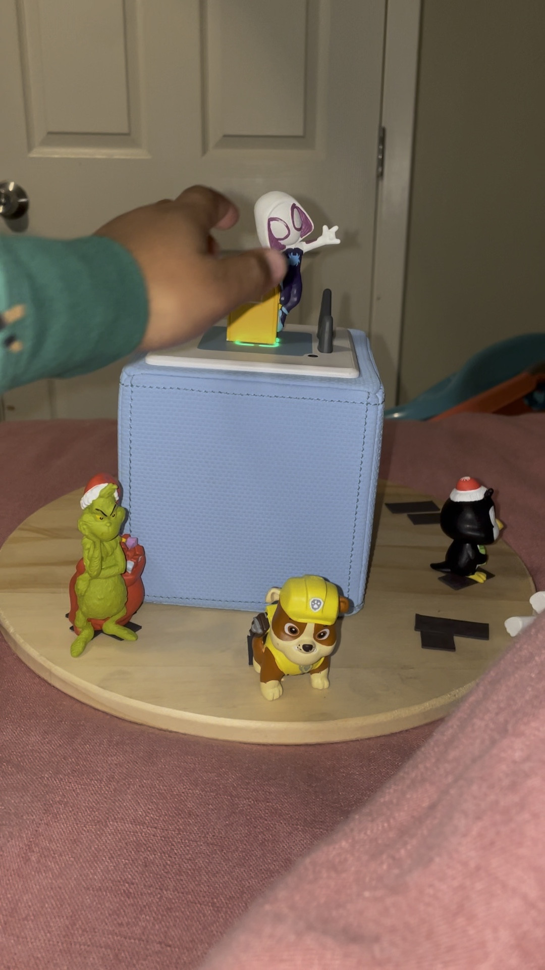 Our favorite #musicplayer in this house💙 #Tonies #ghostspider #grinch #Rubble #holidaytonie


#LTKKids #LTKGiftGuide #LTKWatchNow