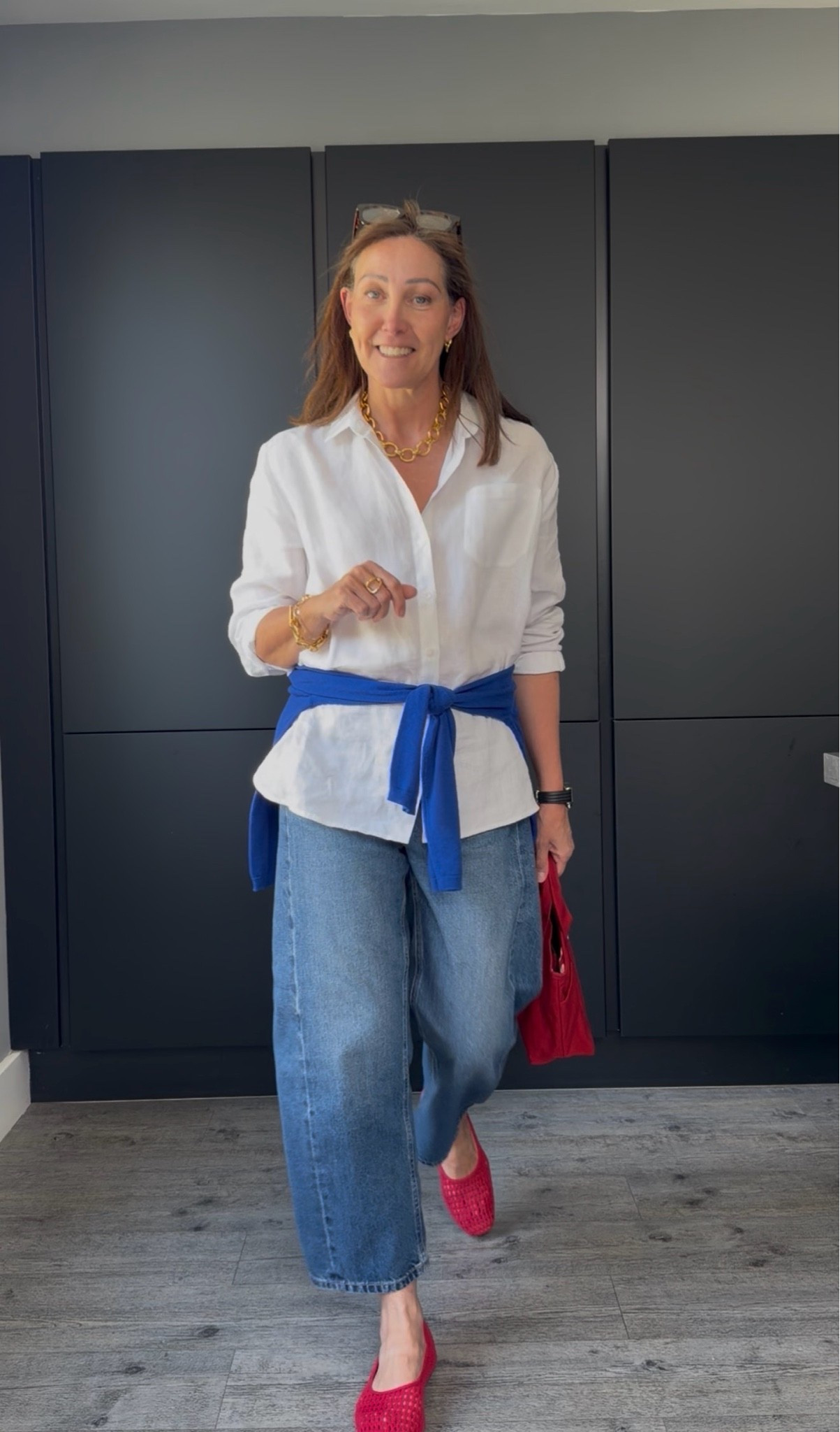 Off into town on a beautiful, warm day here - white linen of course, these fabulous barrel jeans and bright pops of colour 💙
I wear 10 short jeans x

#LTKspring #LTKsummer #LTKjeans