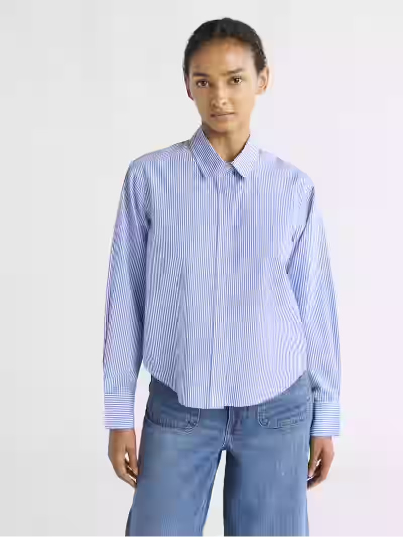 Free Assembly Women's Cropped Button Front Cotton Shirt, Sizes XS-XXL | Walmart (US)