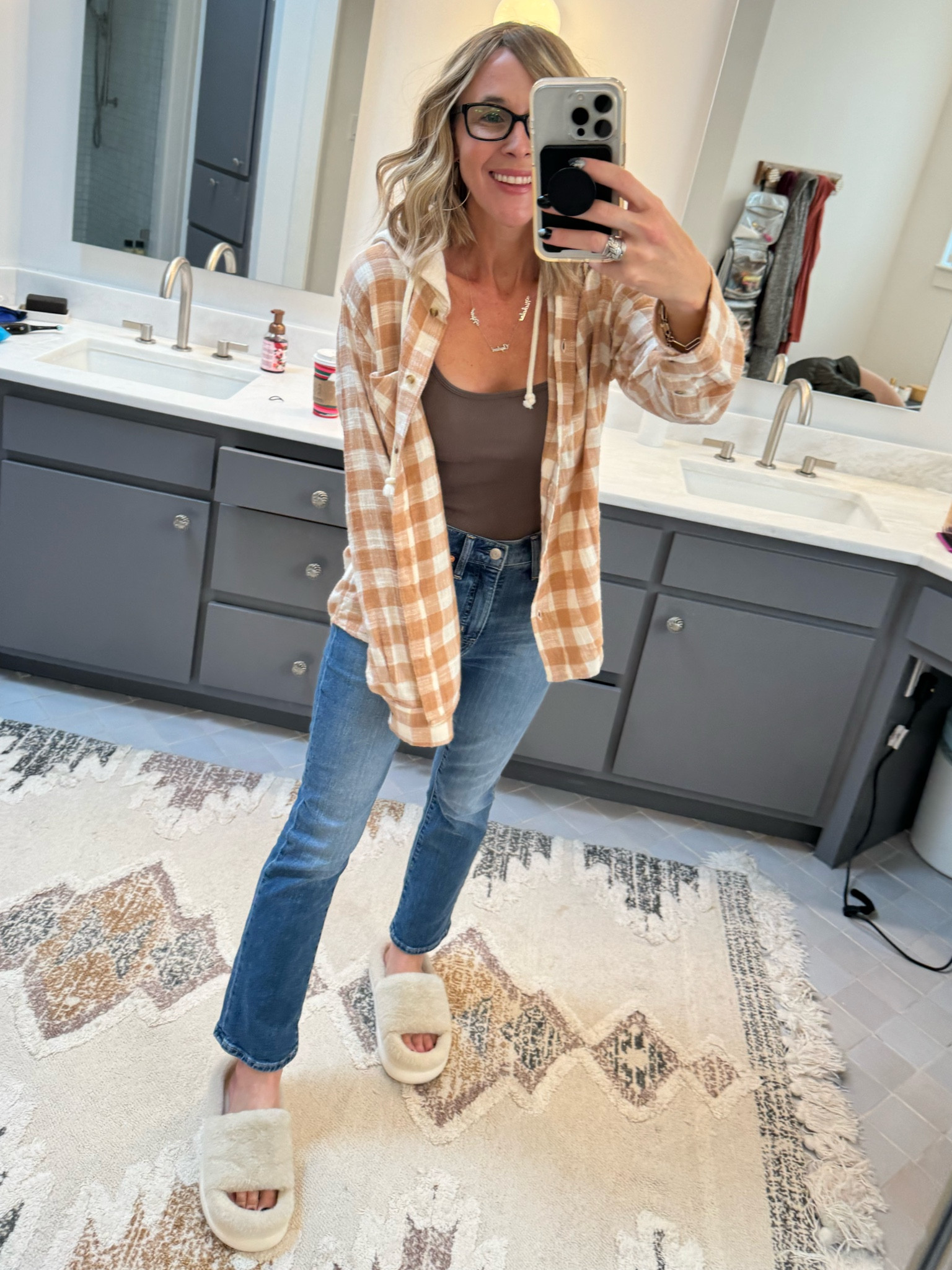 Here’s my outfit today! I’m loving my new Walmart button-up shirt! 😍🙌

#LTKover40 #LTKstyletip #LTKfindsunder50