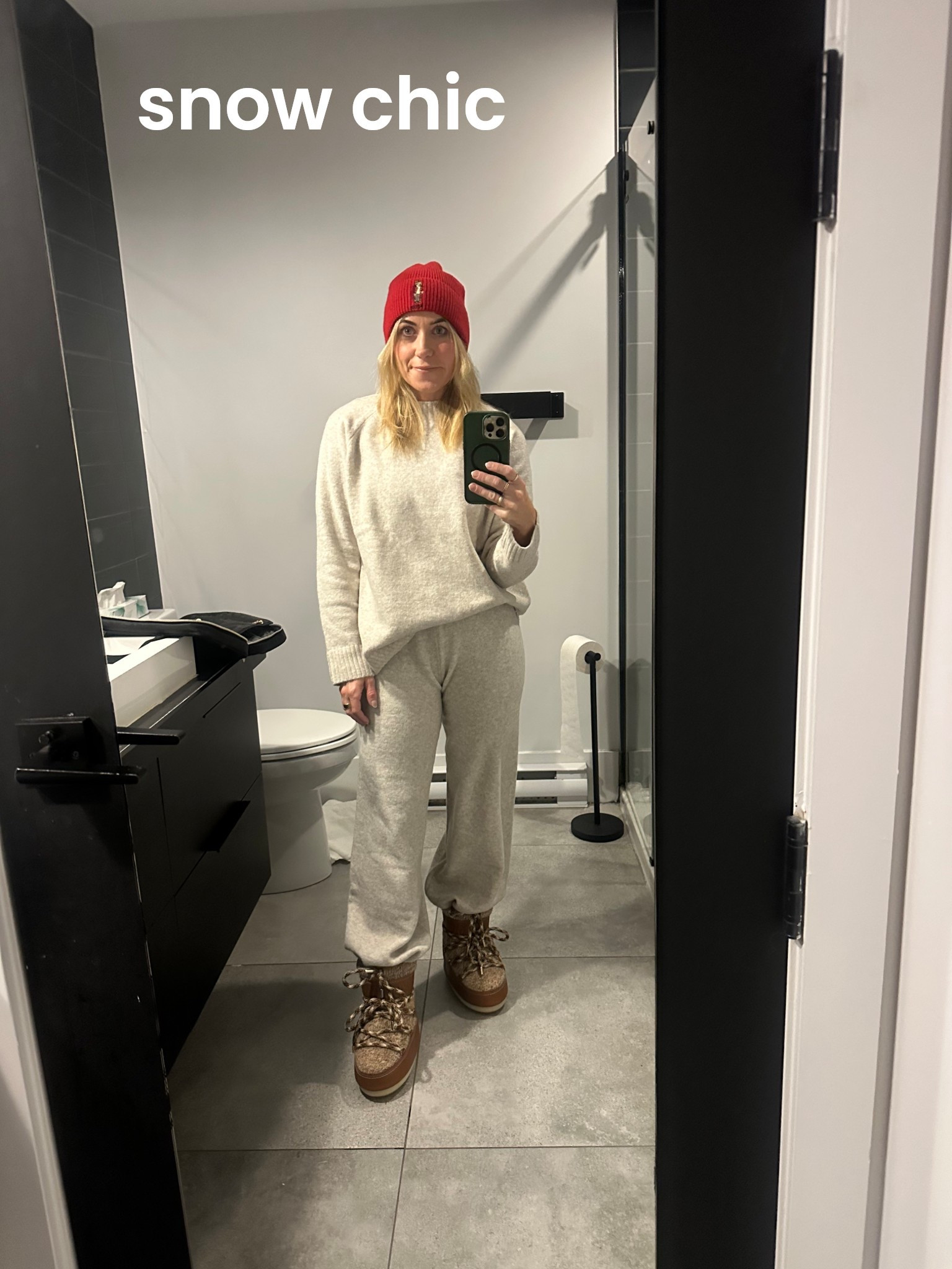 🧸❄️

#LTKOver40 #LTKgrwm #LTKootd