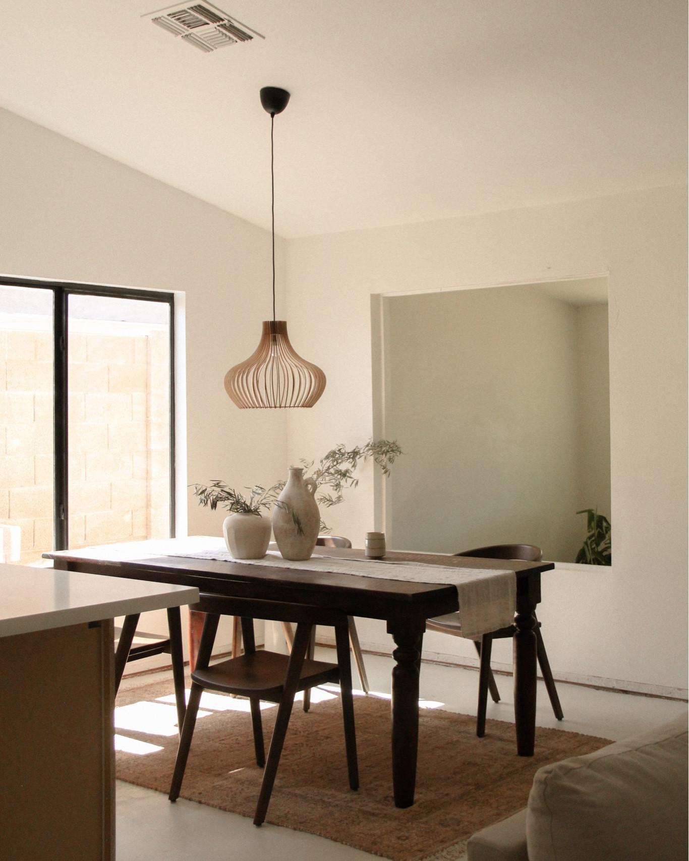 🐚🍸 #diningroomlighting #diningroom #neutraldiningroom 

#LTKstyletip #LTKhome #LTKfamily