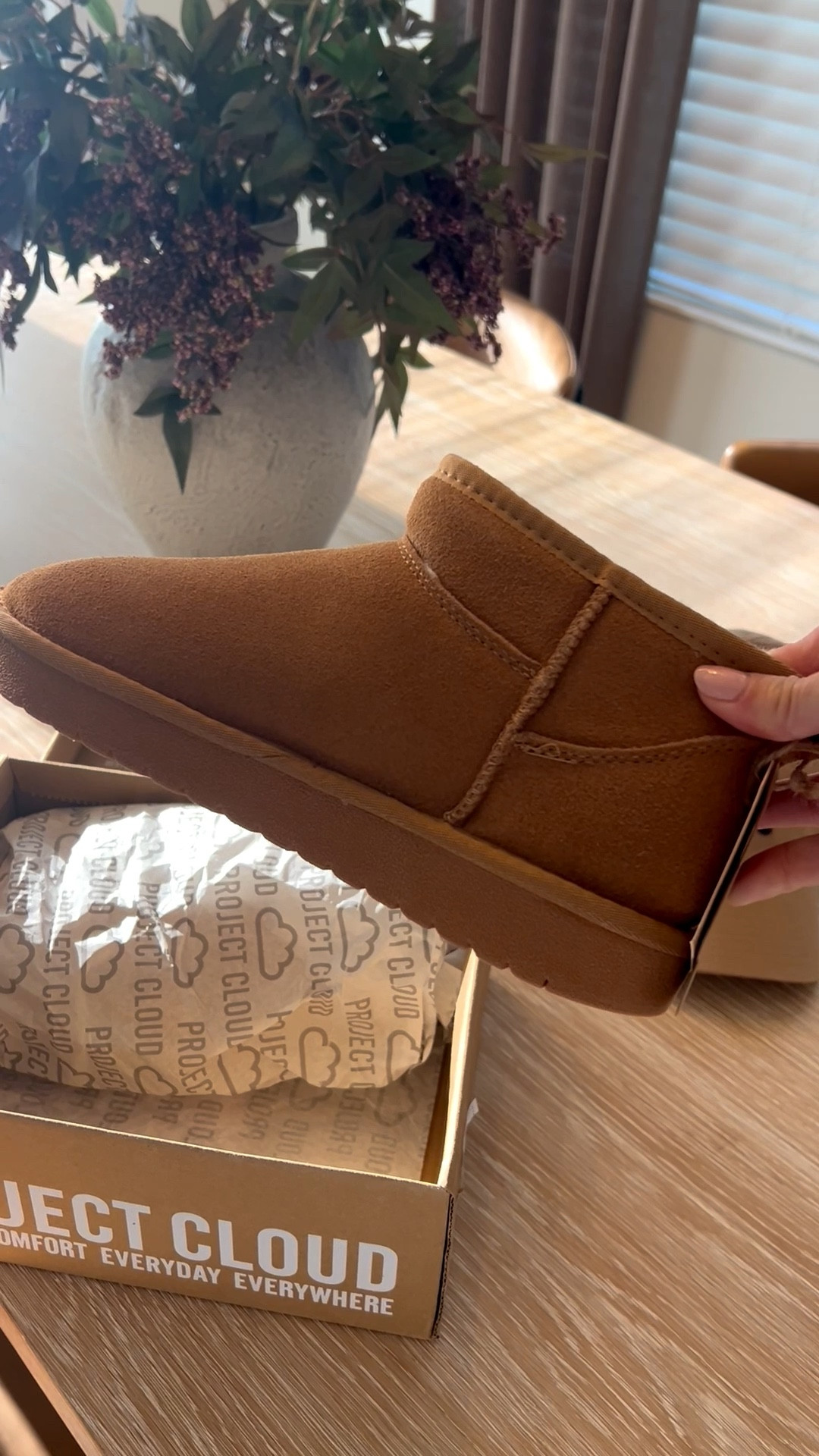 SO comfortable—truly feels like walking on a cloud. I’m genuinely impressed with the quality, especially for the price. Such a great UGG-style find.

#LTKootd #LTKTravel #LTKFindsUnder100