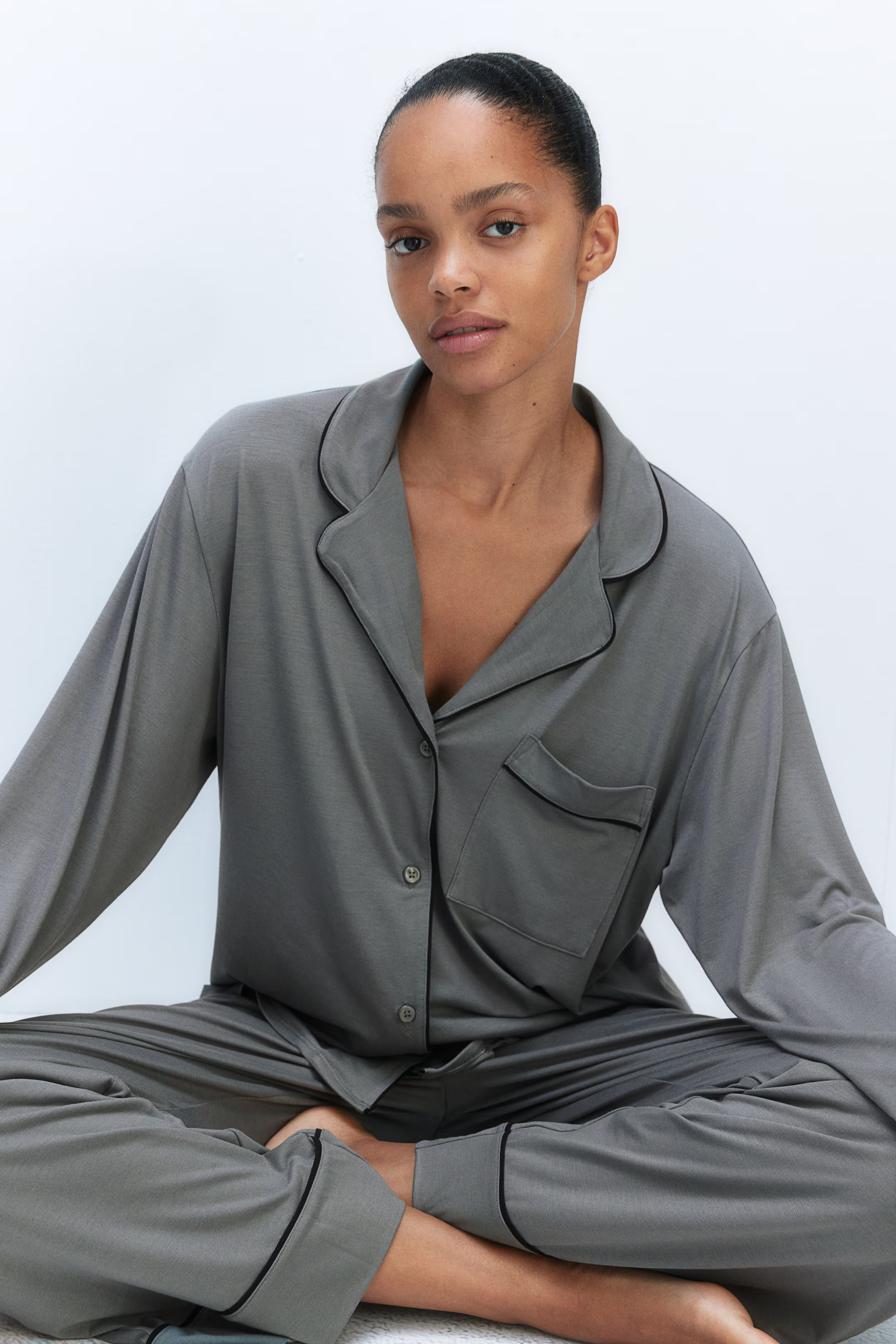 Pyjama shirt and bottoms - Grey-green - Ladies | H&M GB | H&M (UK, MY, IN, SG, PH, TW, HK)