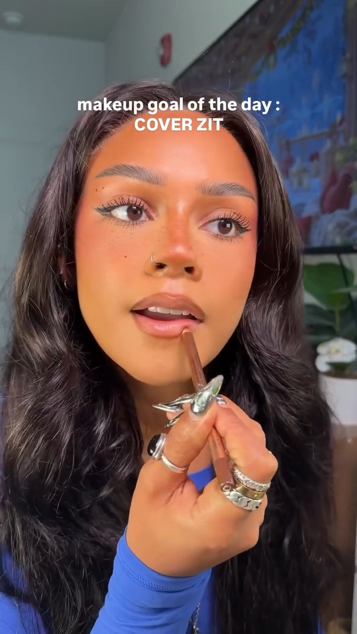 It be like that sometimes! Ugh #pimple #acnemakeup #fullcoverage #fullcoveragemakeup