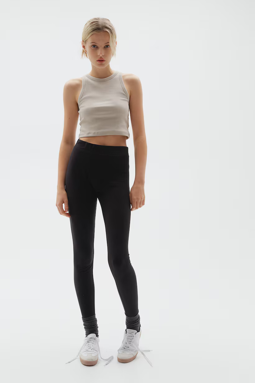 High-waisted leggings | H&M (UK, MY, IN, SG, PH, TW, HK)