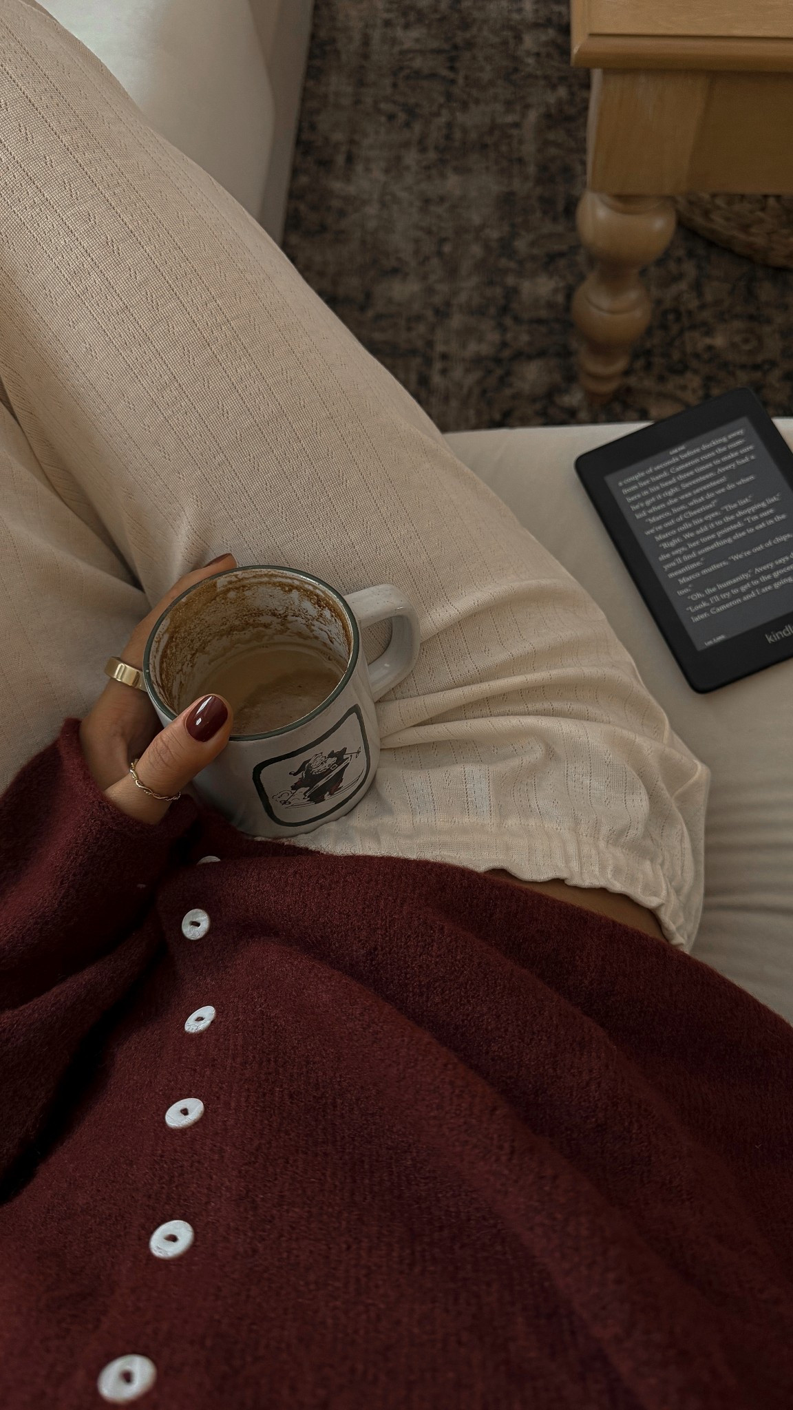 Afternoon cozies.


#LTKFindsUnder50 #LTKootd #LTKdayinmylife