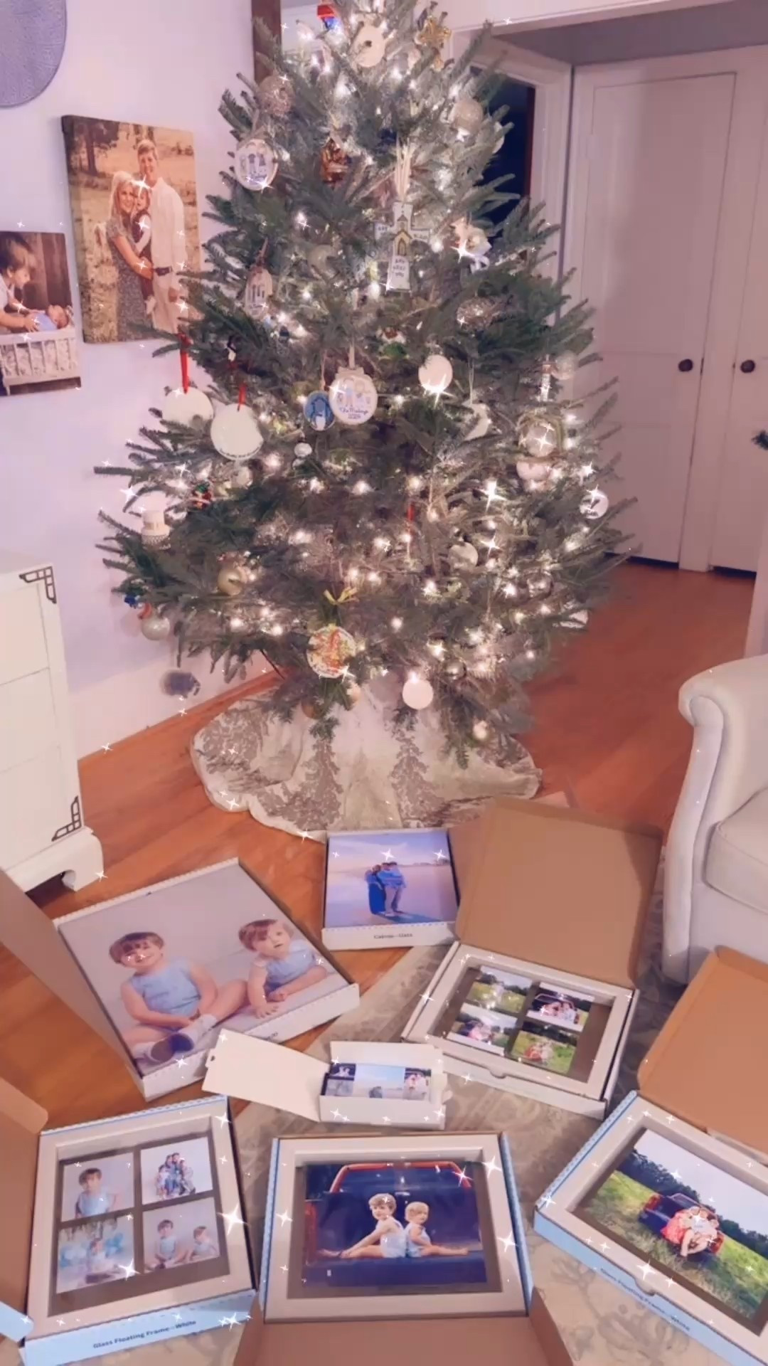Just got back from picking up this year’s canvases & floating frames 📸🖼️ from @walgreens as well as some precious collage prints for grandparents 🫶🏽 and I love them so much!! 🥰 There’s truly nothing better than having core family memories from every year up on the walls of your home sweet home 🏡 - our “New Year’s Tradition” 🥳🎉 every single year!! ✨