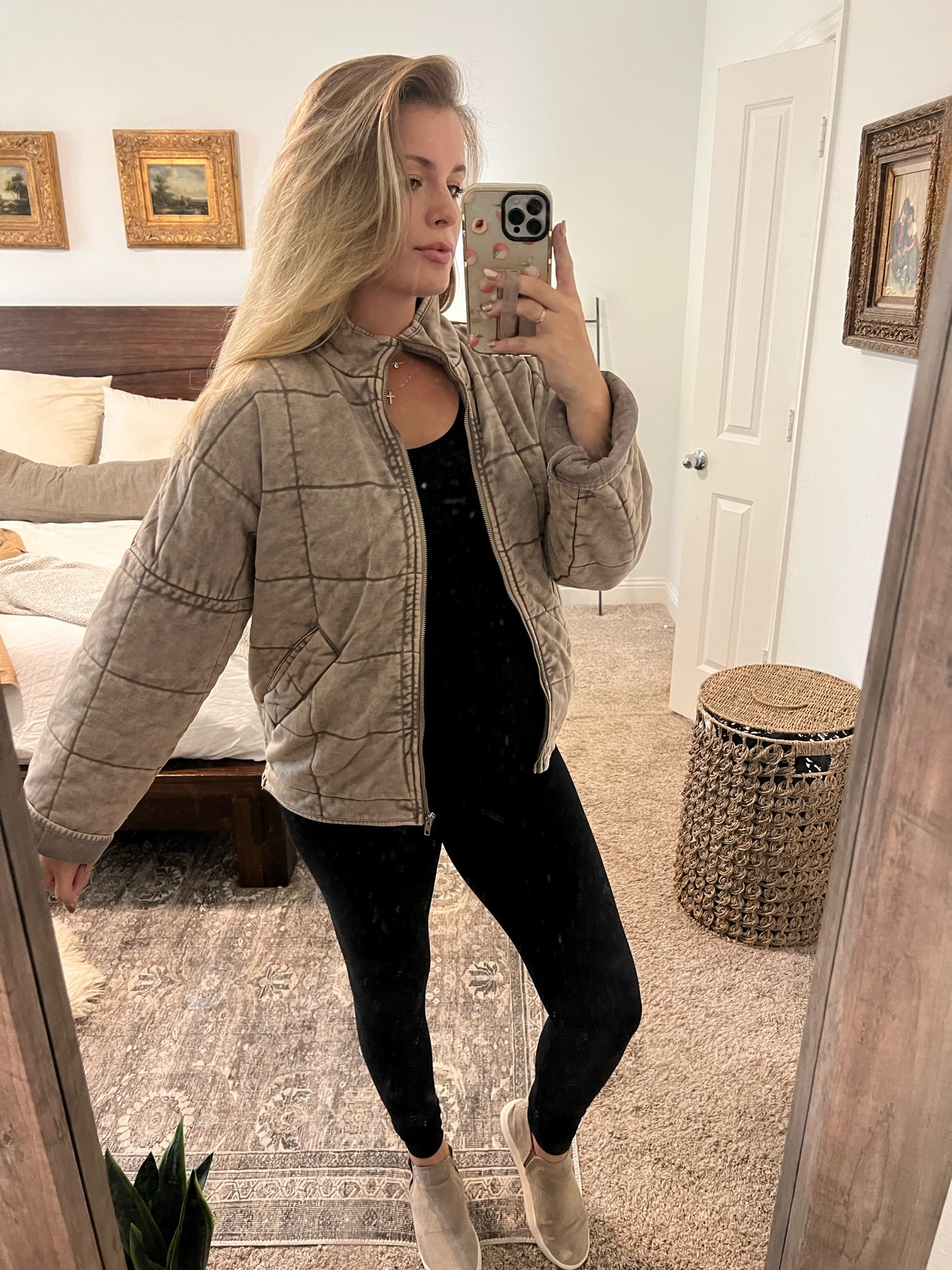 Quilted jacket in color taupe wearing size small! Such good quality so soft 

#LTKHoliday #LTKSeasonal #LTKfit