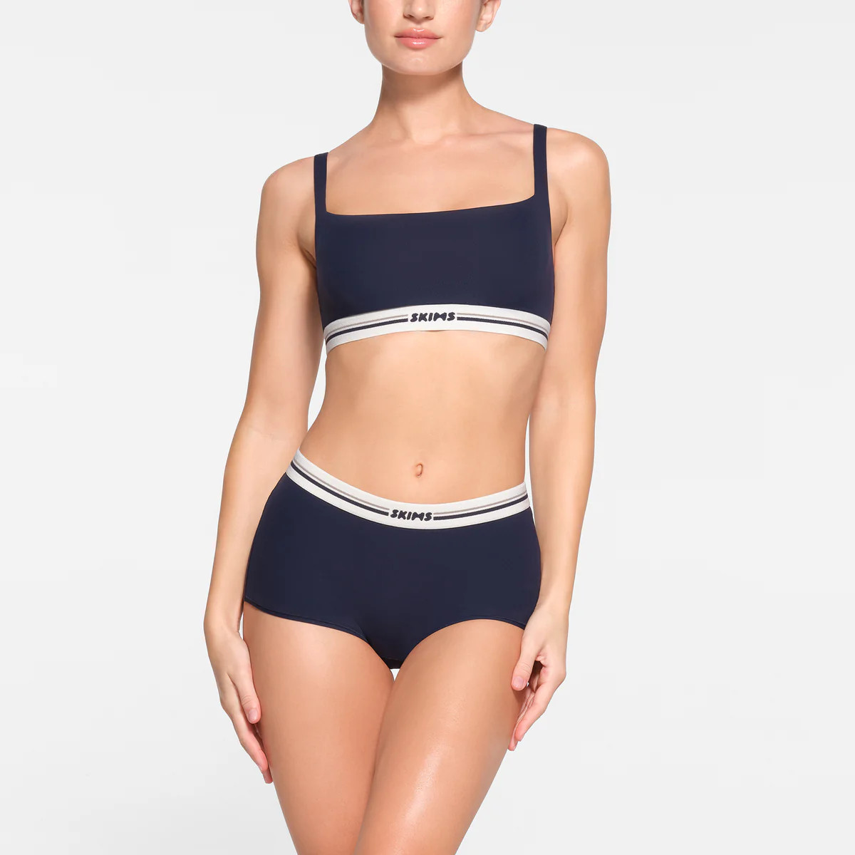 LOGO STRAIGHT NECK BRALETTE | SKIMS (US)