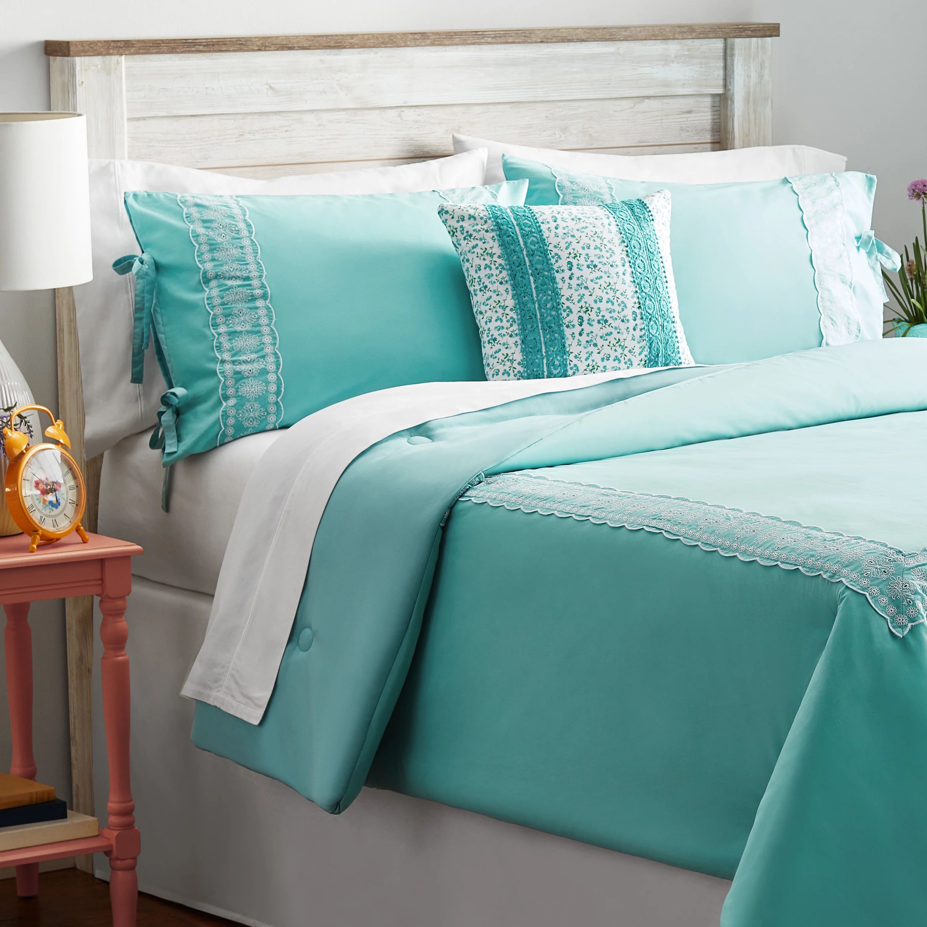 The Pioneer Woman 4 Piece Comforter Sets, Full/Queen with Shams, Decorative Pillow - Walmart.com | Walmart (US)