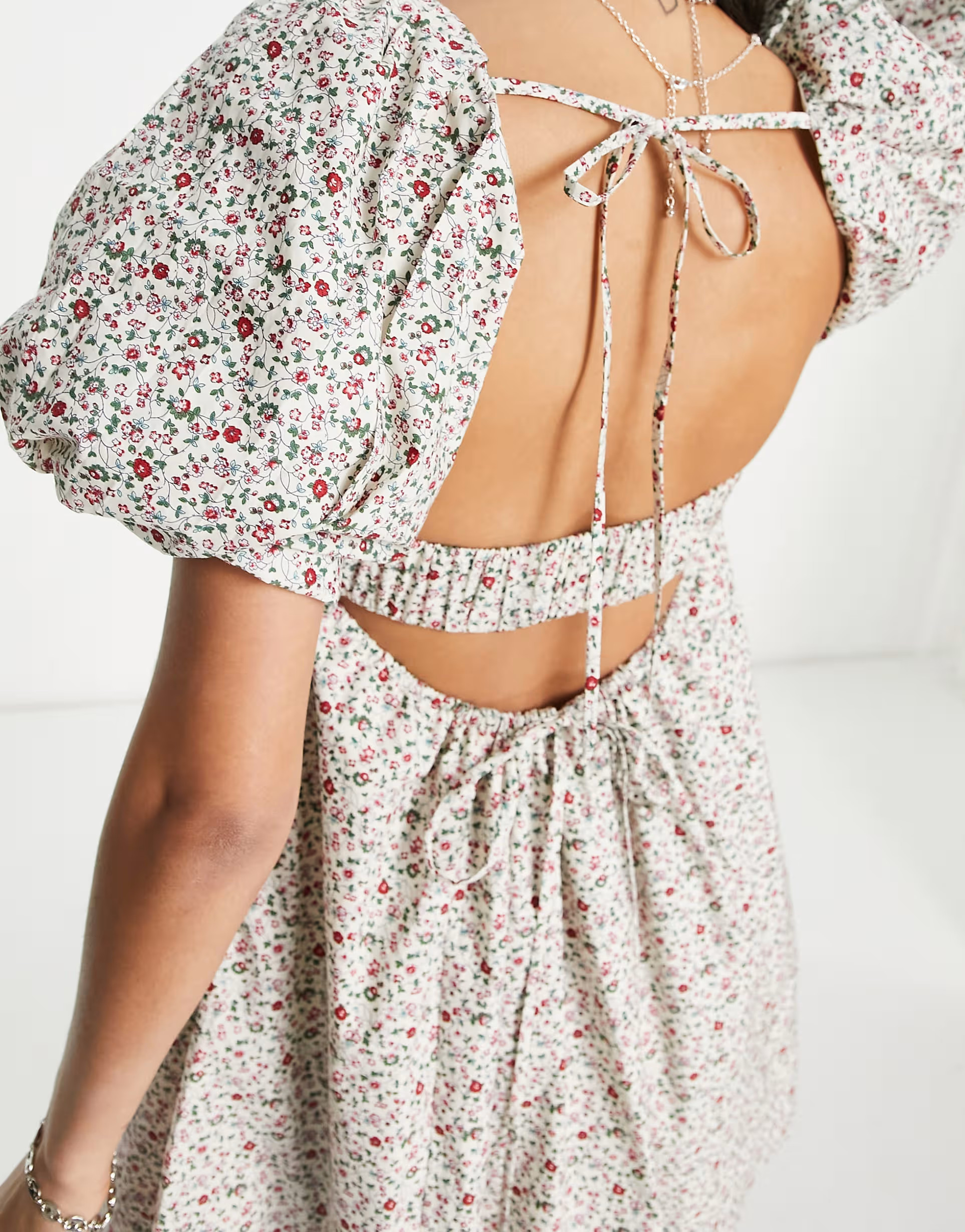 Emory Park puff sleeve ditsy mini smock dress in red rose floral | ASOS (Global)