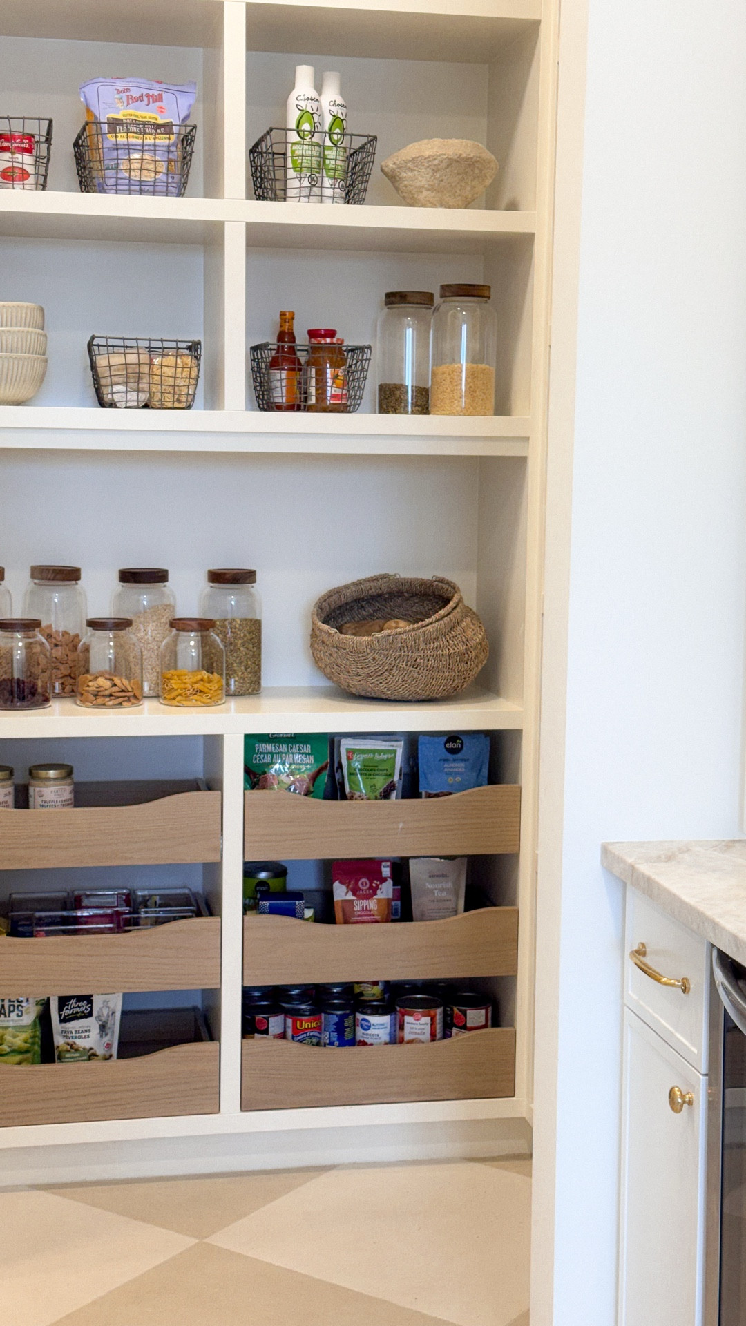 Looking to give your pantry a refresh in 2026? You’ll love these pantry organization essentials from @wayfair! From seagrass and metal baskets, to glass canisters, and wood crates, Wayfair has you covered! Here’s how I refreshed my pantry to be both functional and aesthetic this year!

#ad #Wayfair #WayfairPartner #NewYearNewYou

#LTKFindsUnder100 #LTKHome