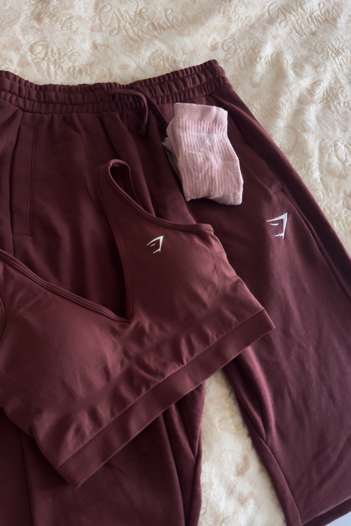 cozy lazy day combo 🤎☔️
#cozy #activewear

#LTKFitness #LTKActive #LTKStyleTip