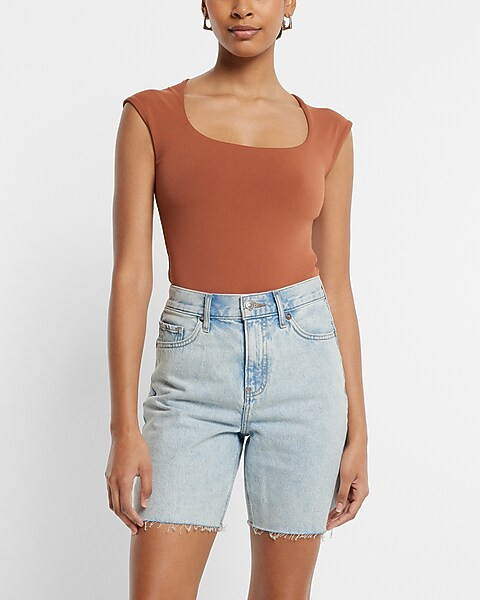 High Waisted 90s Raw Hem Bermuda Jean Shorts | Express