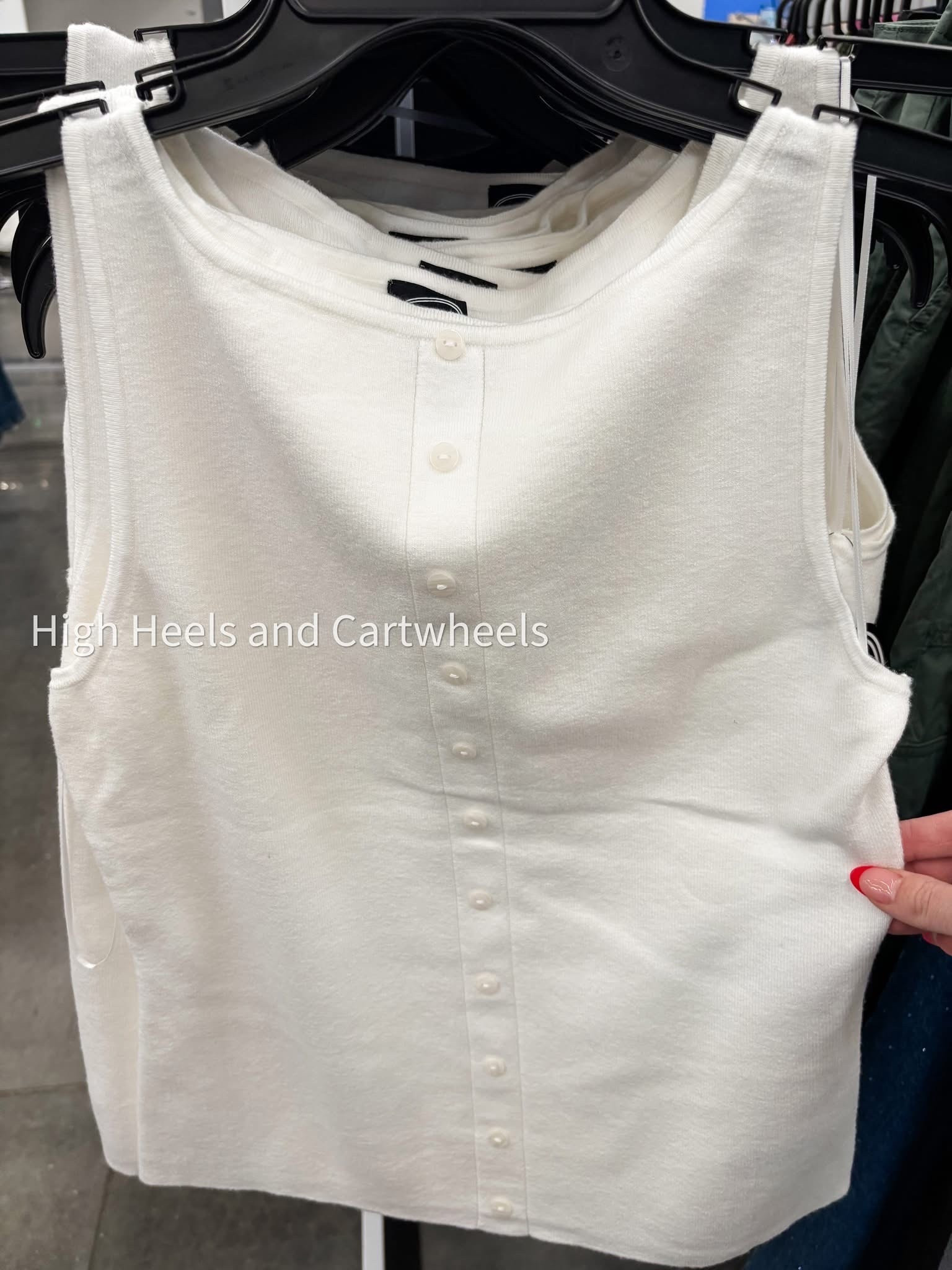 This sleeveless button down is perfection. Great with skirts or more casual with jeans 

#LTKWorkwear