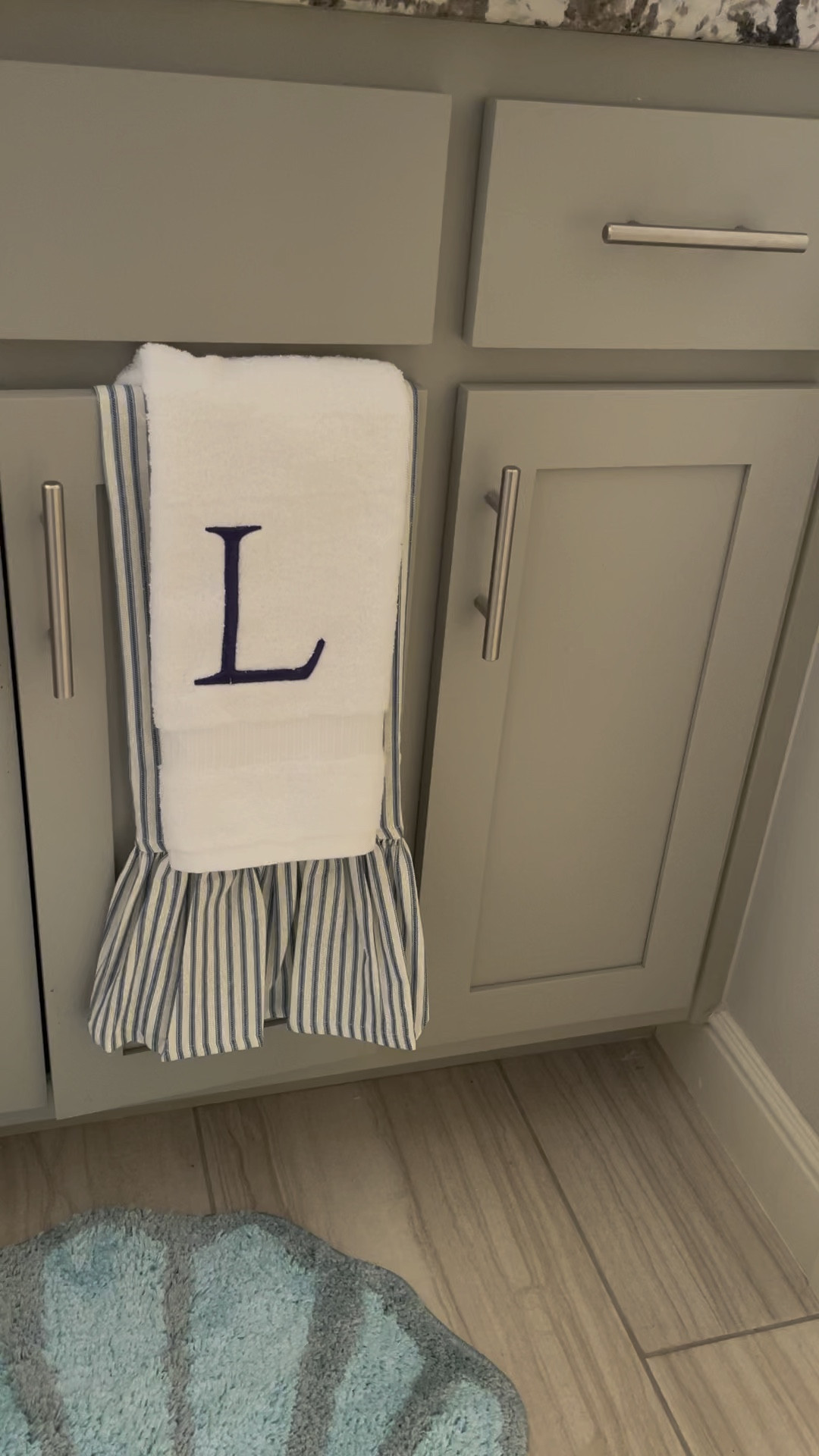 Hand, towel, kitchen, towel, towel, bathroom, towel, ruffle towel,

#LTKhome #LTKfindsunder50