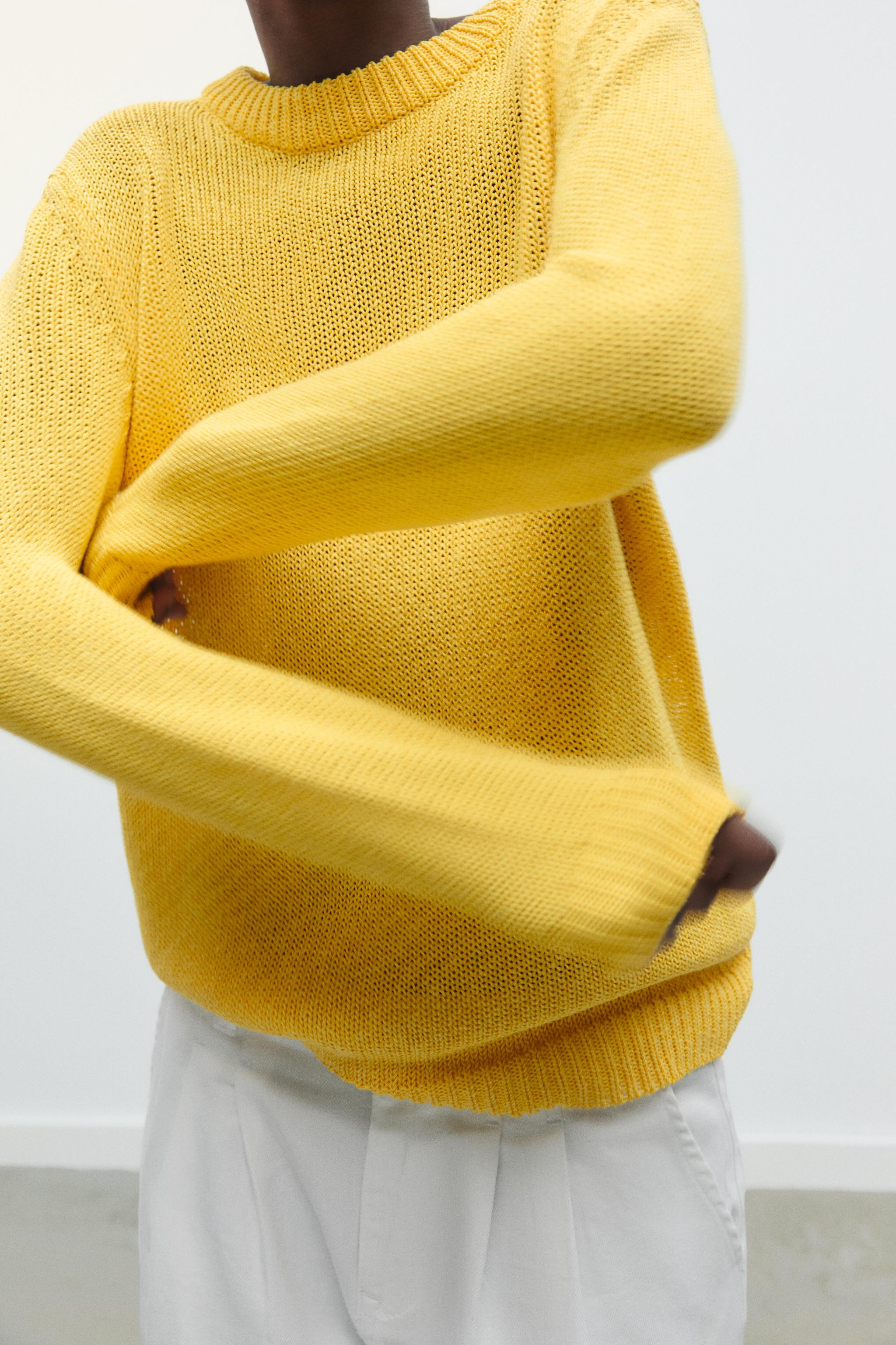 Straight fit round neck long sleeve sweater. Ribbed trim. | Zara US