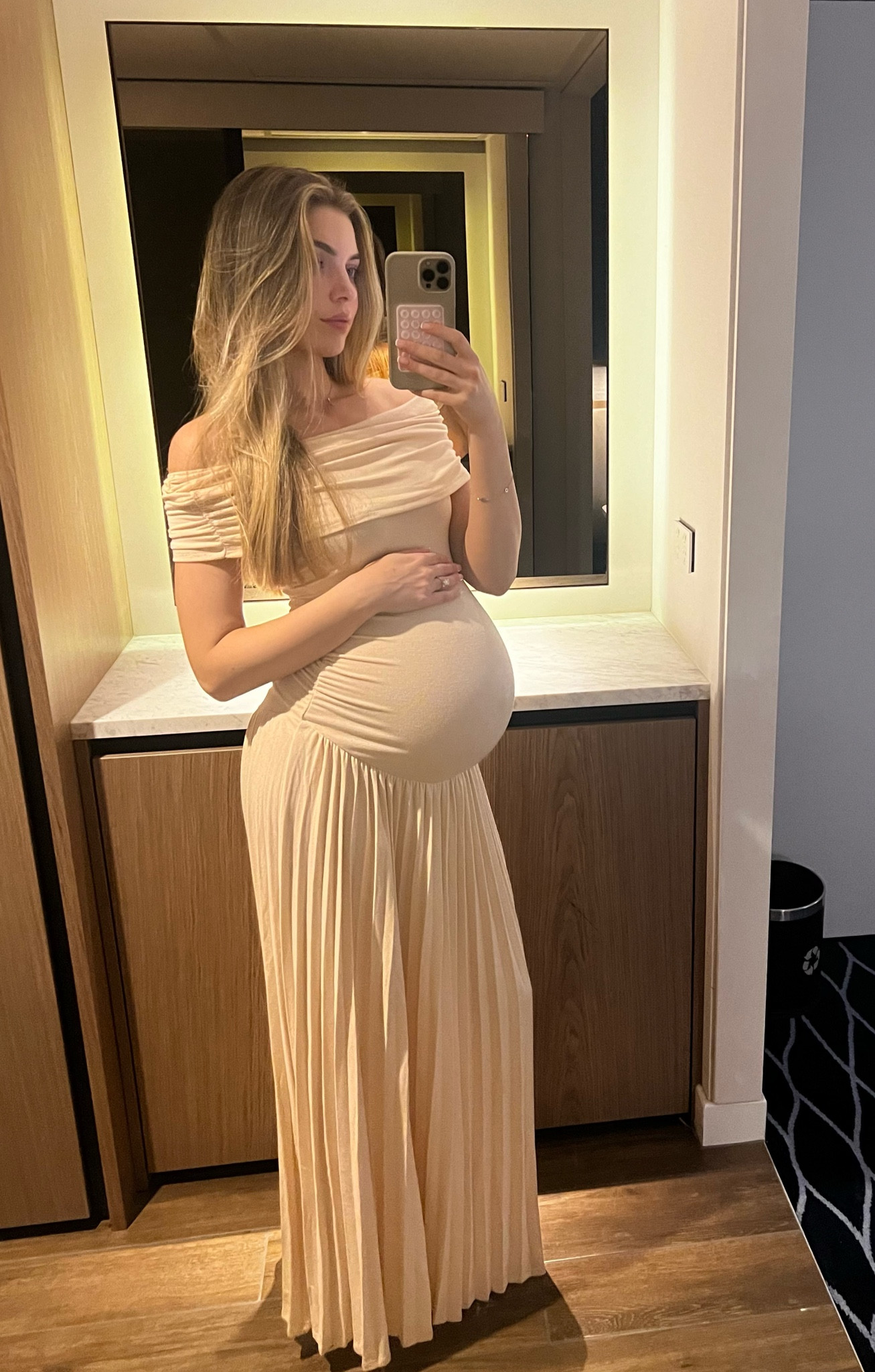 A must have for pregnant mamas✨
Have also linked different colour ways! 

#LTKaustralia #LTKmaternity #LTKmodest