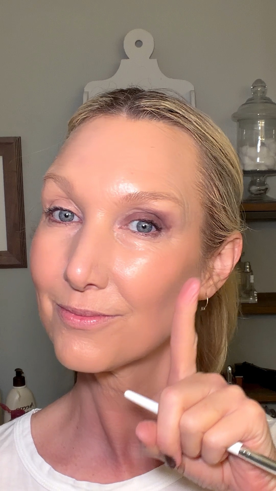 Neutral makeup from Nude Envie

Makeup, makeup routine, makeup over 50, makeup over 40, best makeup over 40

#LTKdayinmylife #LTKgrwm #LTKBeauty