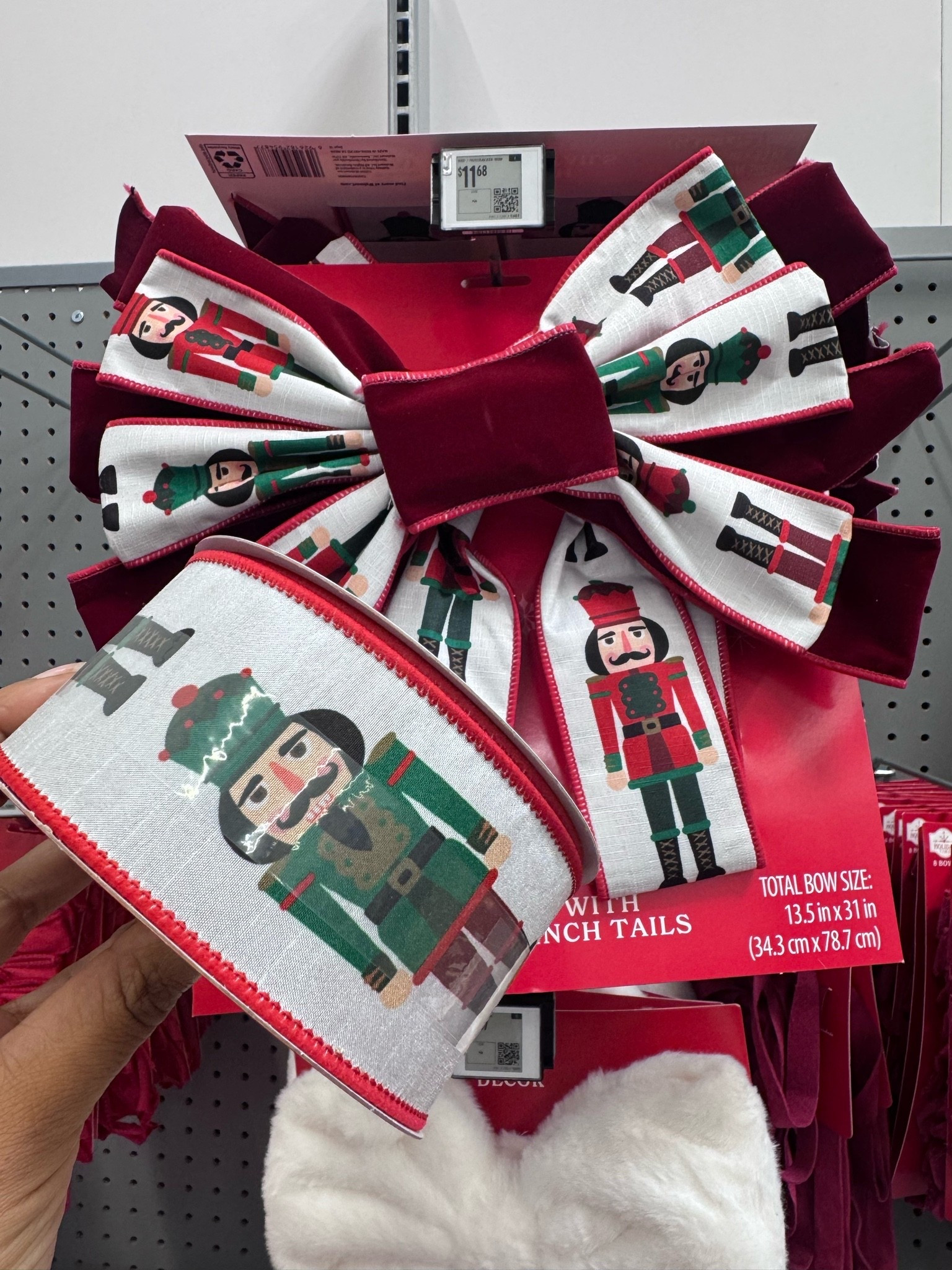 Nutcracker ribbon from Walmart!!

Nutcracker Christmas tree decor, nutcracker decor, Christmas decor