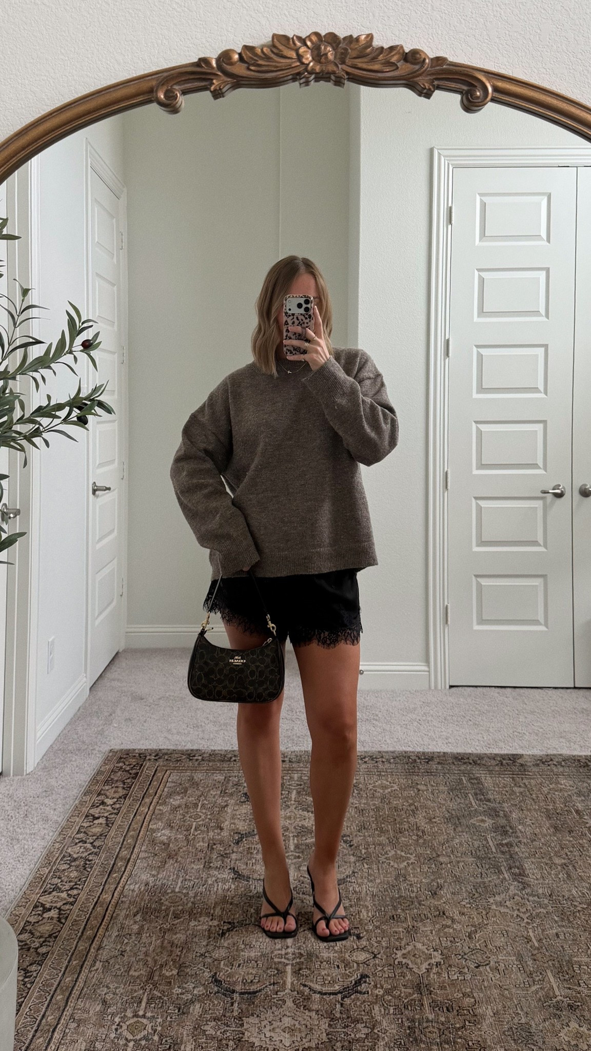 lace shorts & a sweater combo 😮‍💨👏🏼 #fallfashion #fall #falloutfits #size6outfits #outfitideas