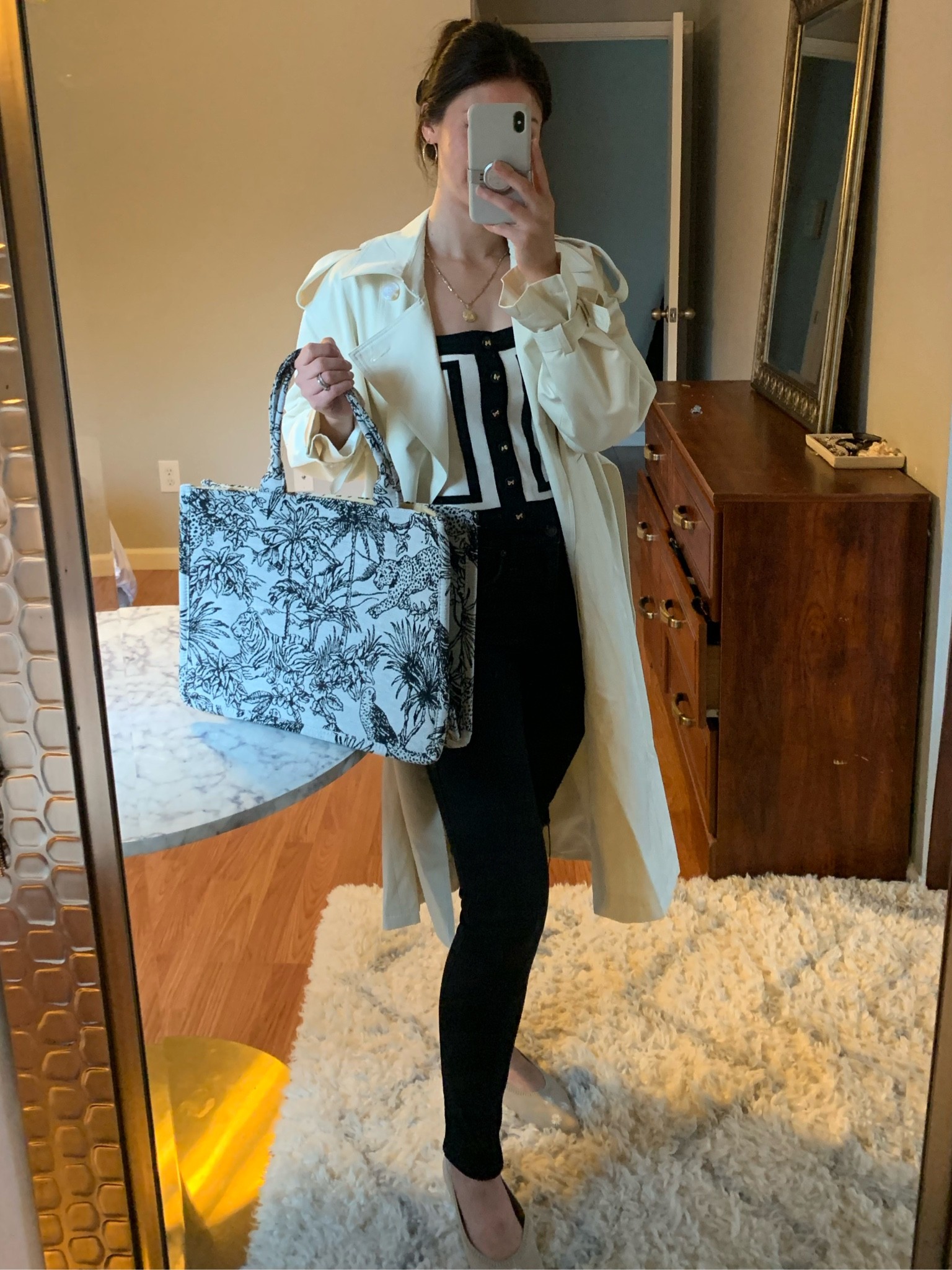 Black and white fall season outfit. Perfect items for a Parisian style. All timeless and elegante pieces for years to come. 

#LTKSeasonal #LTKworkwear #LTKunder100