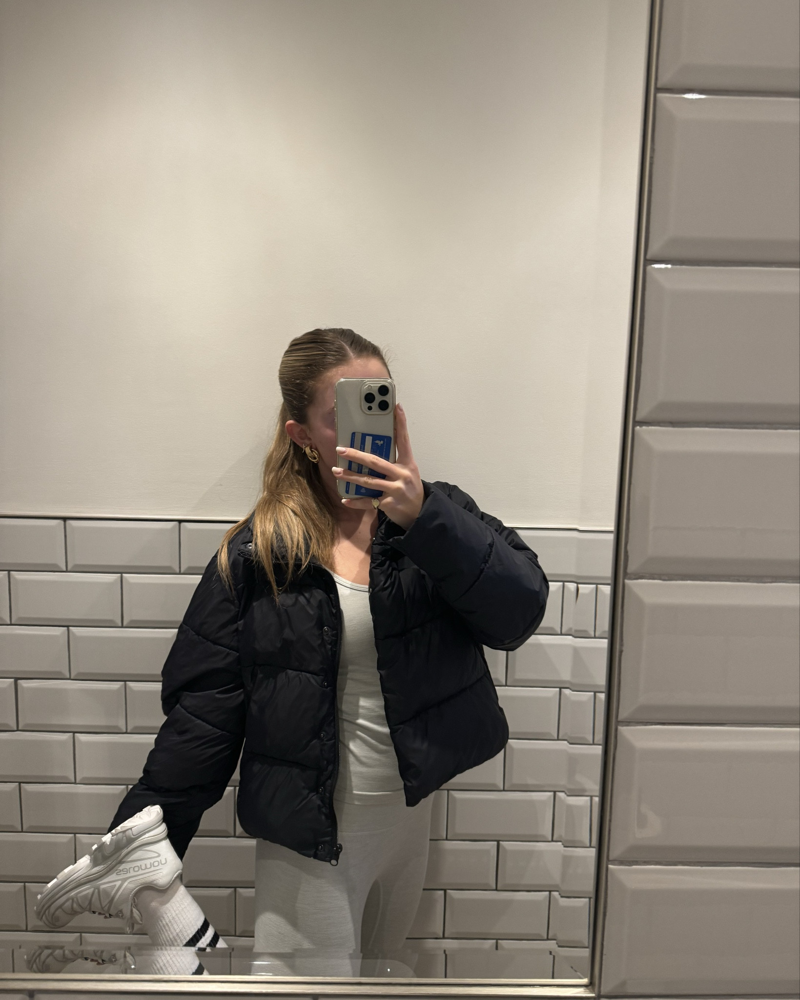 Workout outfit of the day! New favorite sneakers and my current favorite set. 

Set - XS 
Sneaks - True to size 
Puffer - Small

#pilates #salomon #setactive #aloyoga #alo #workoutootd #fitness #yoga #greyset #groutfit #blackpuffer #croppedpuffer

#LTKActive #LTKfitness #LTKstyletip