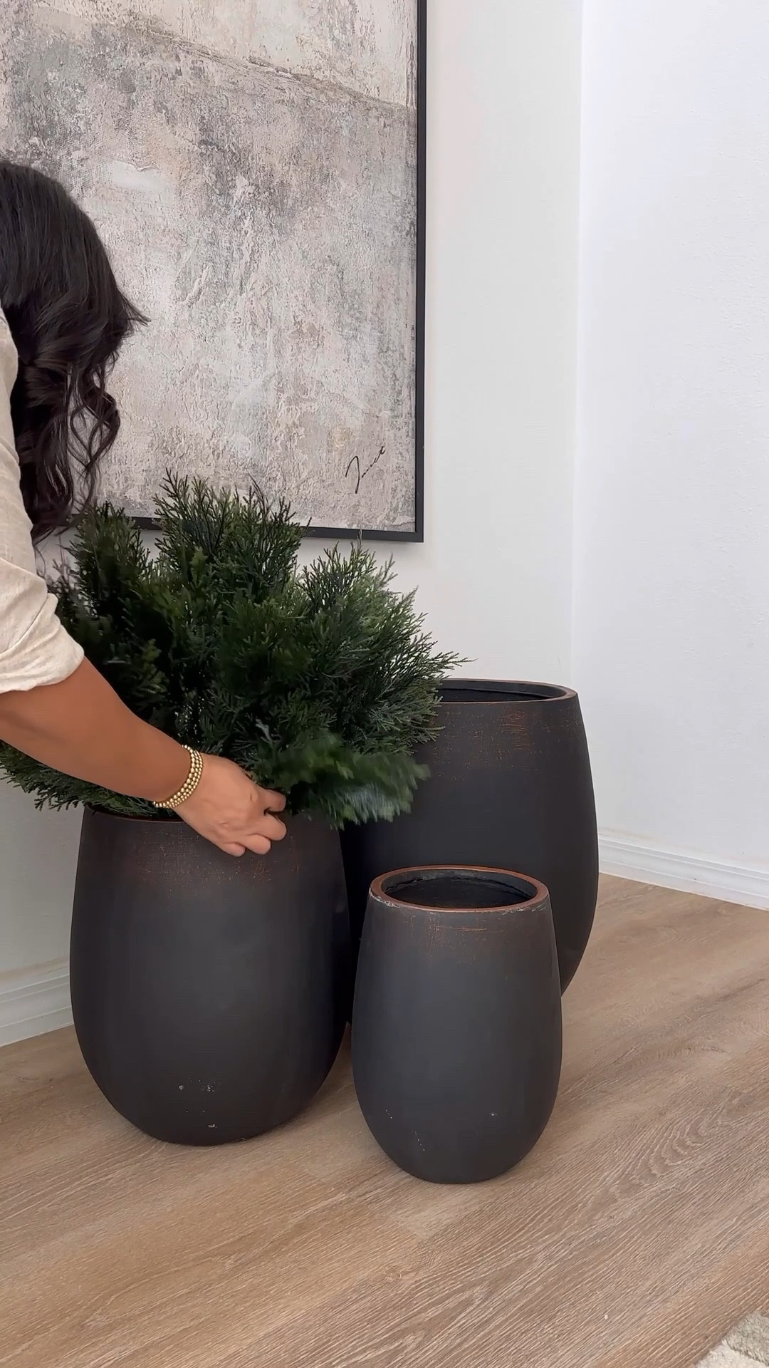 The perfect planters for faux or real Christmas foliage ❤️ They can be used indoor and outdoor! 



Planters
Luxe look for less
Amazon home
Faux plants
Modern home
Home and garden 

#LTKHome #LTKHoliday