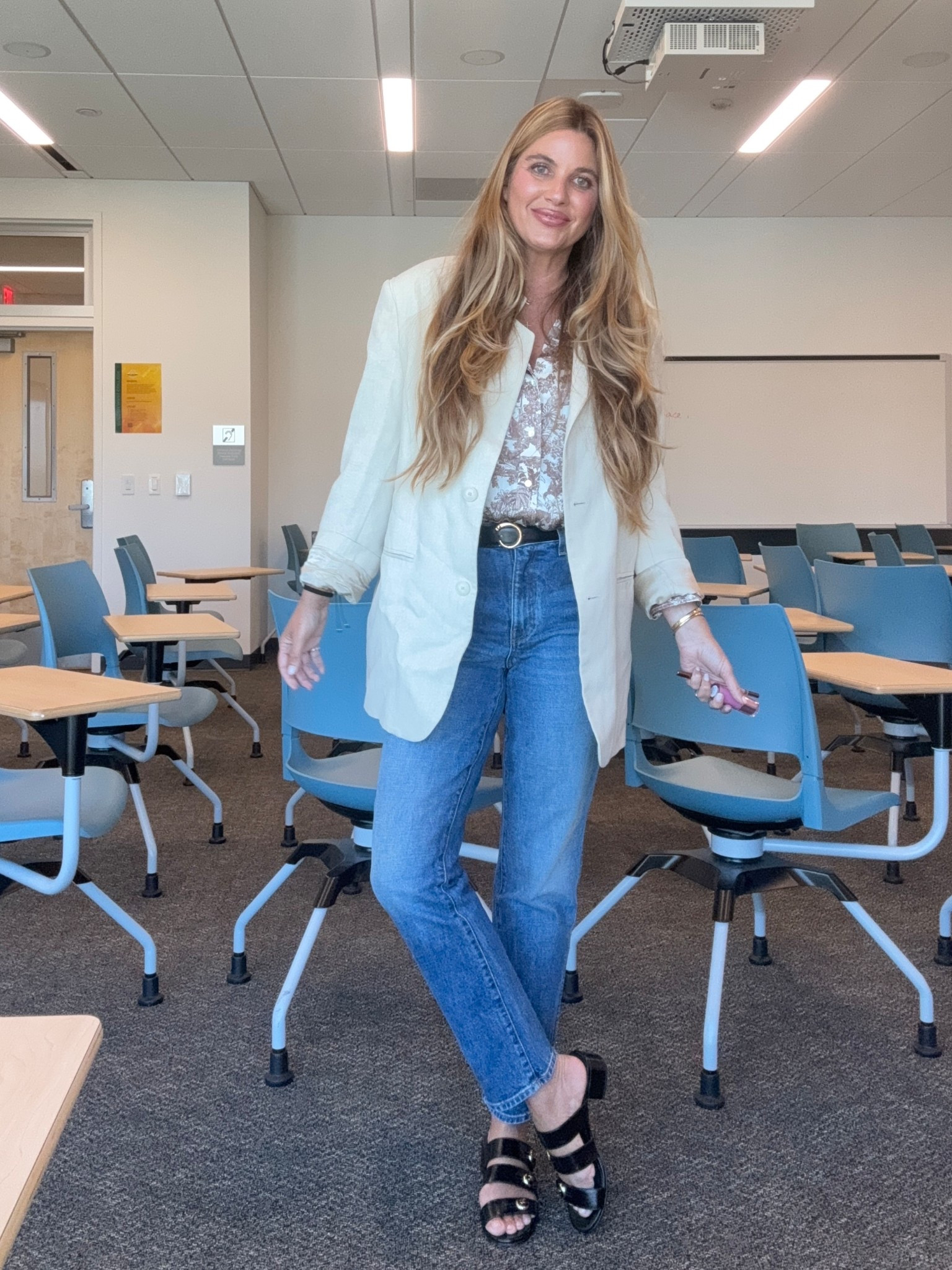 Lip liner: Cherry cola and Naya
Lip color: lush lila 
Shirt: medium
Jeans: 27
Blazer: medium 
Bronzer: medium golden 
Blush: Glimmerose 

#LTKootd #LTKdayinmylife #LTKWorkwear