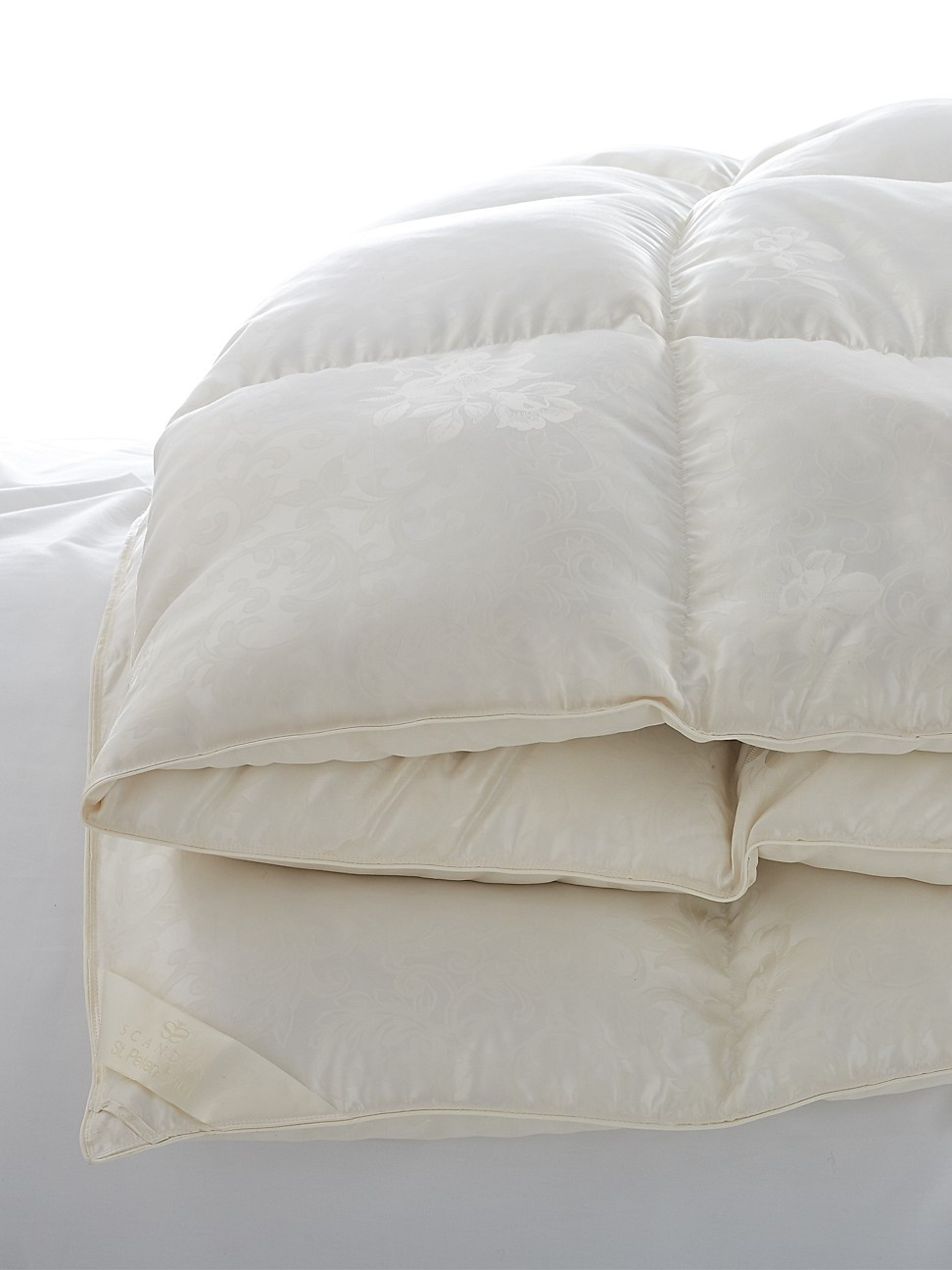 St. Petersburg Lightweight Duvet Insert | Saks Fifth Avenue