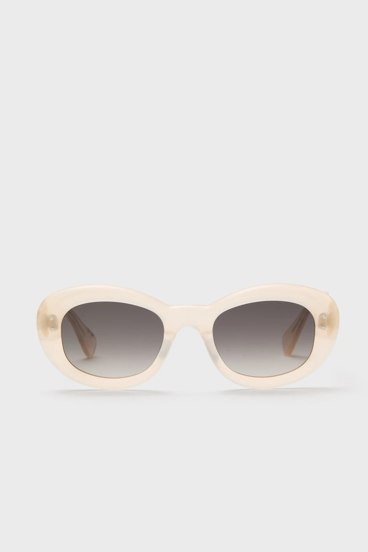 Platinum Blonde Margaret Sunglasses | Tuckernuck (US)