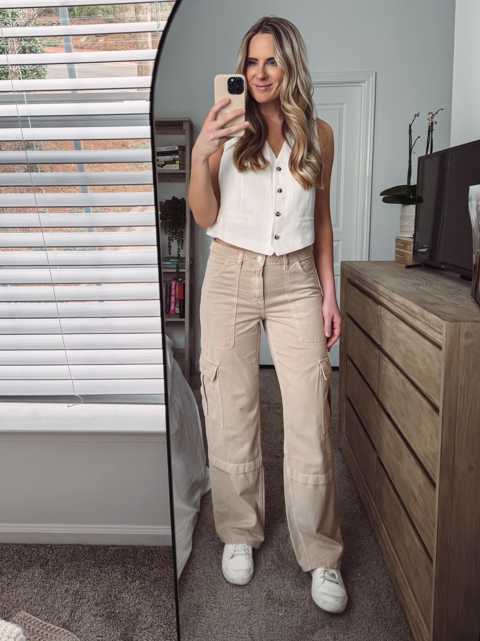 Top: M
Bottoms: 6
