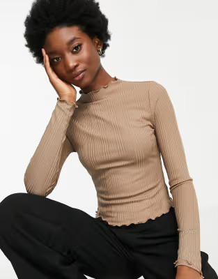 Urban Revivo long sleeve lettuce hem top in beige | ASOS | ASOS (Global)
