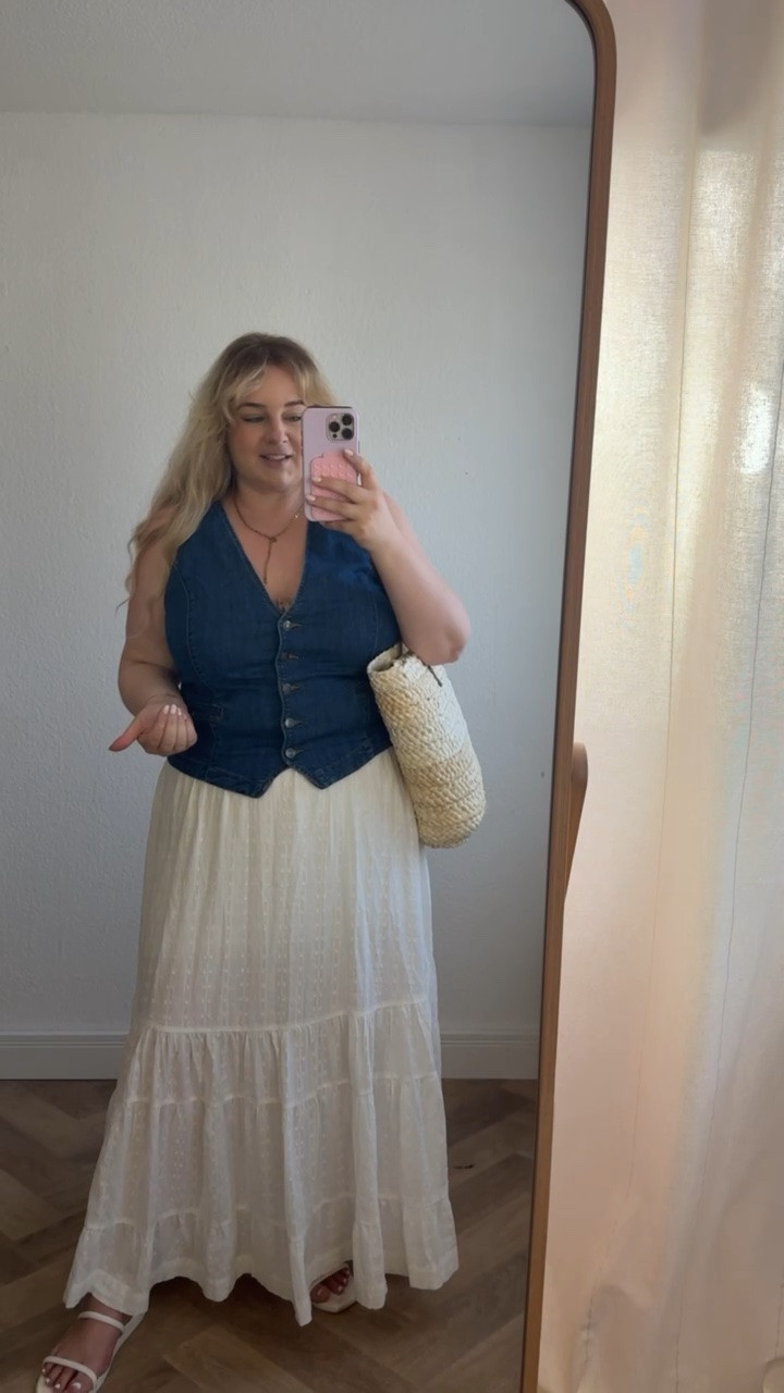 Outfit of the day 💙🤍

#plussizefashion #muster #rock #curvy #summerdress #denim

#LTKdeutschland #LTKplussize #LTKsummer