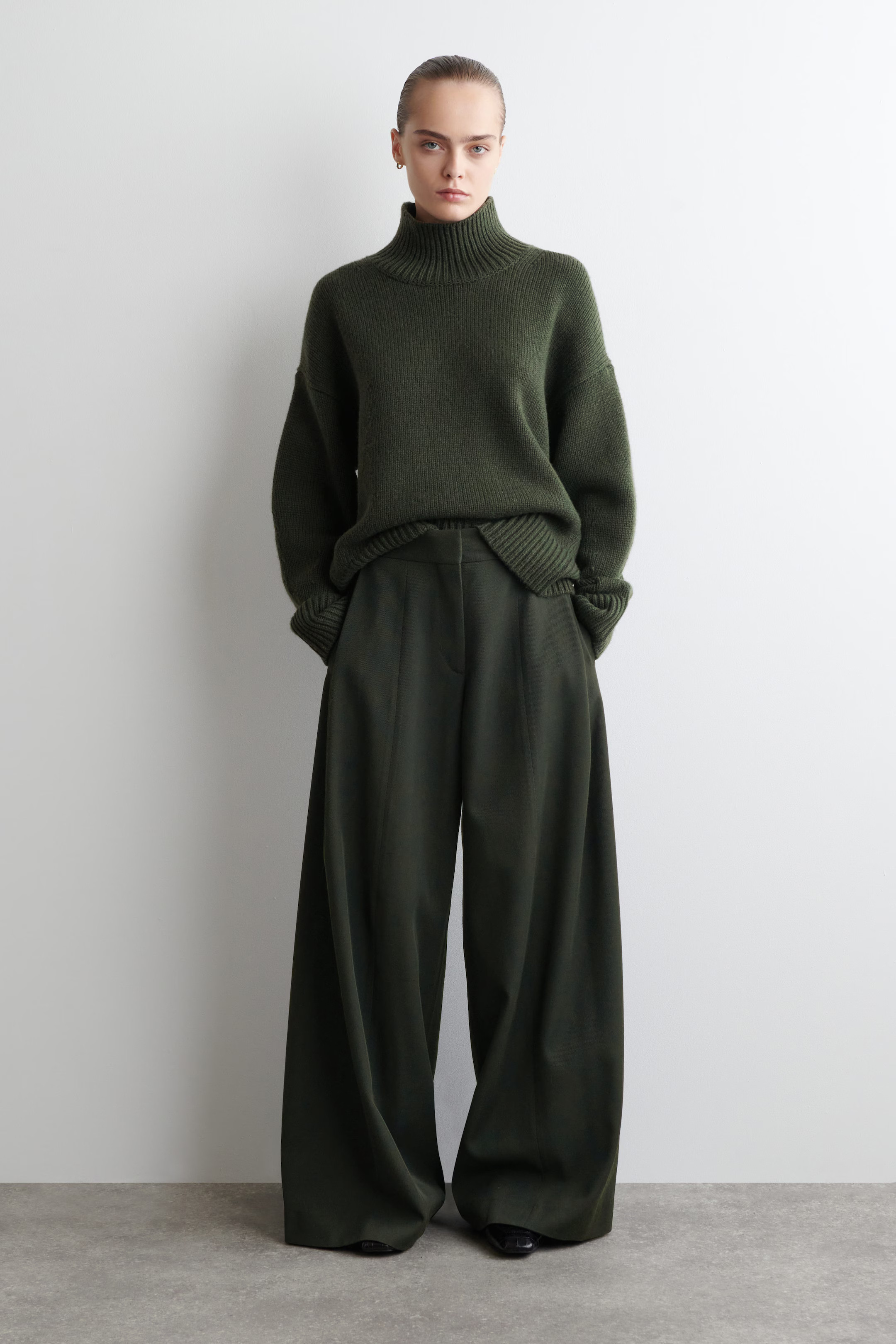RELAXED WOOL-BLEND WIDE-LEG PANTS - DARK GREEN | COS US | COS (US)